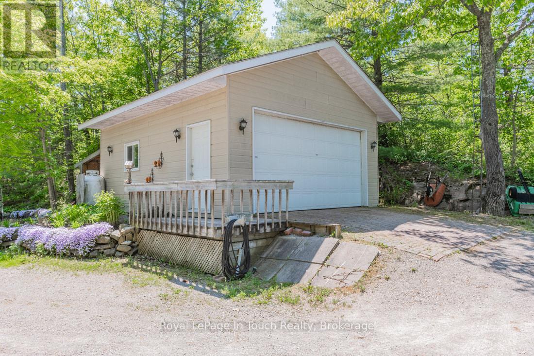 












285 CROOKED BAY ROAD

,
Georgian Bay (Baxter),




Ontario
L0K1S0

