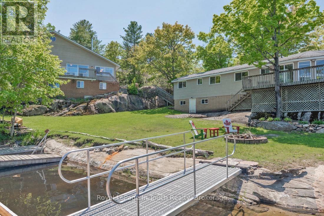 












285 CROOKED BAY ROAD

,
Georgian Bay (Baxter),




Ontario
L0K1S0

