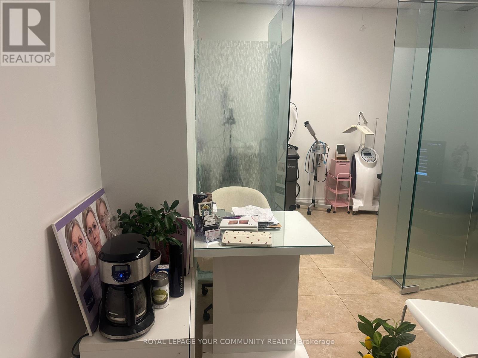 












214 - 7163 YONGE STREET

,
Markham,




Ontario
L3T0G6

