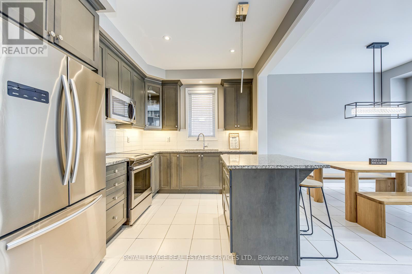 












3344 ERASMUM STREET

,
Oakville,




Ontario
L6M1S3

