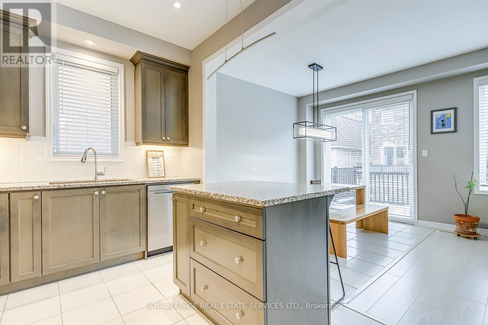 












3344 ERASMUM STREET

,
Oakville,




Ontario
L6M1S3

