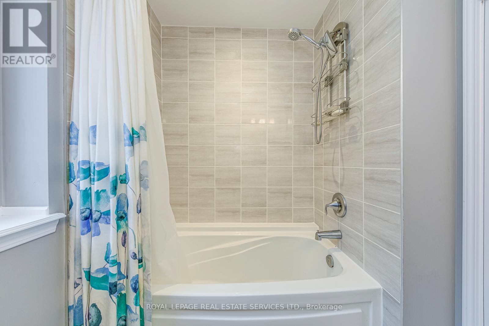 












3344 ERASMUM STREET

,
Oakville,




Ontario
L6M1S3

