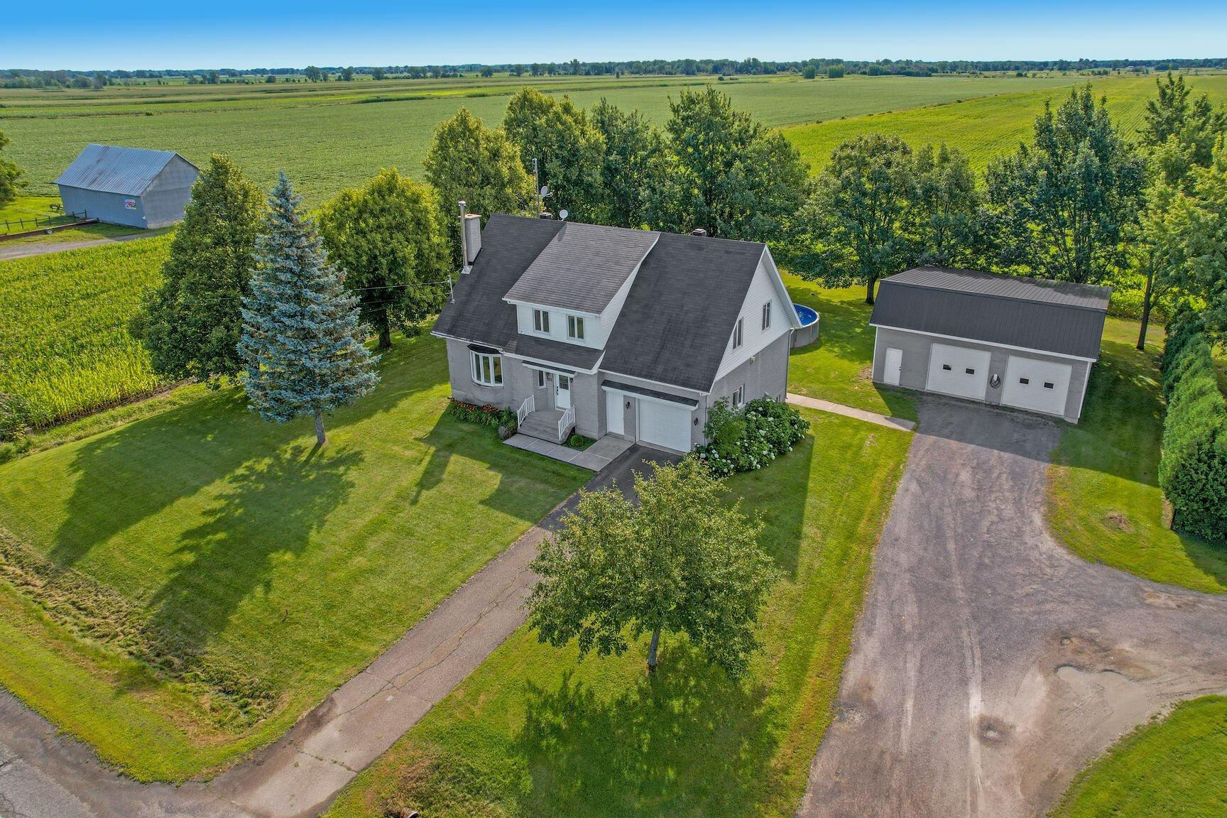 









931


Rg du Boulevard

,
Saint-Barthélemy,




QC
J0K1X0

