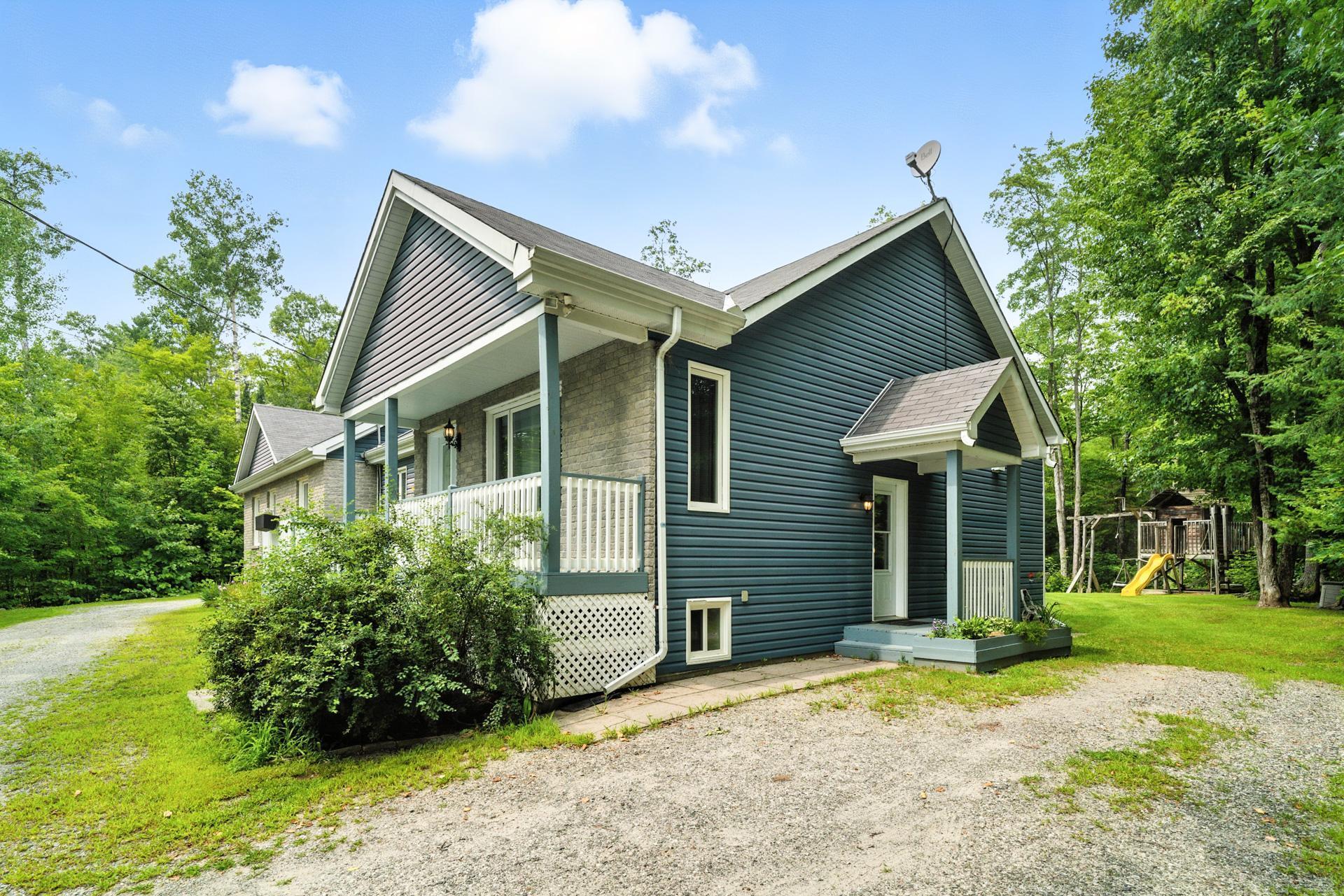 









735


Ch. du 6e-Rang

,
Val-des-Monts,




QC
J8N7V2

