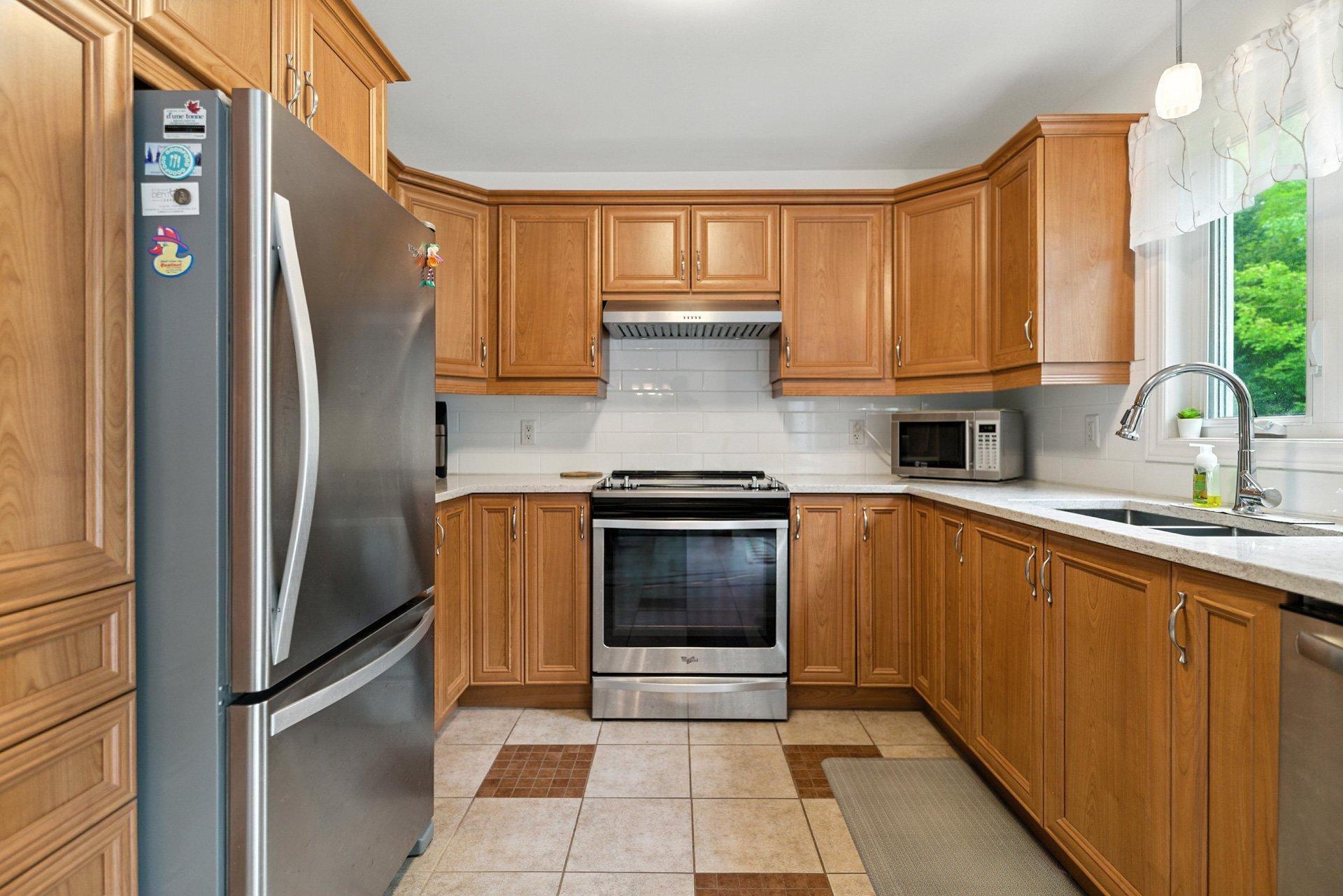 









735


Ch. du 6e-Rang

,
Val-des-Monts,




QC
J8N7V2

