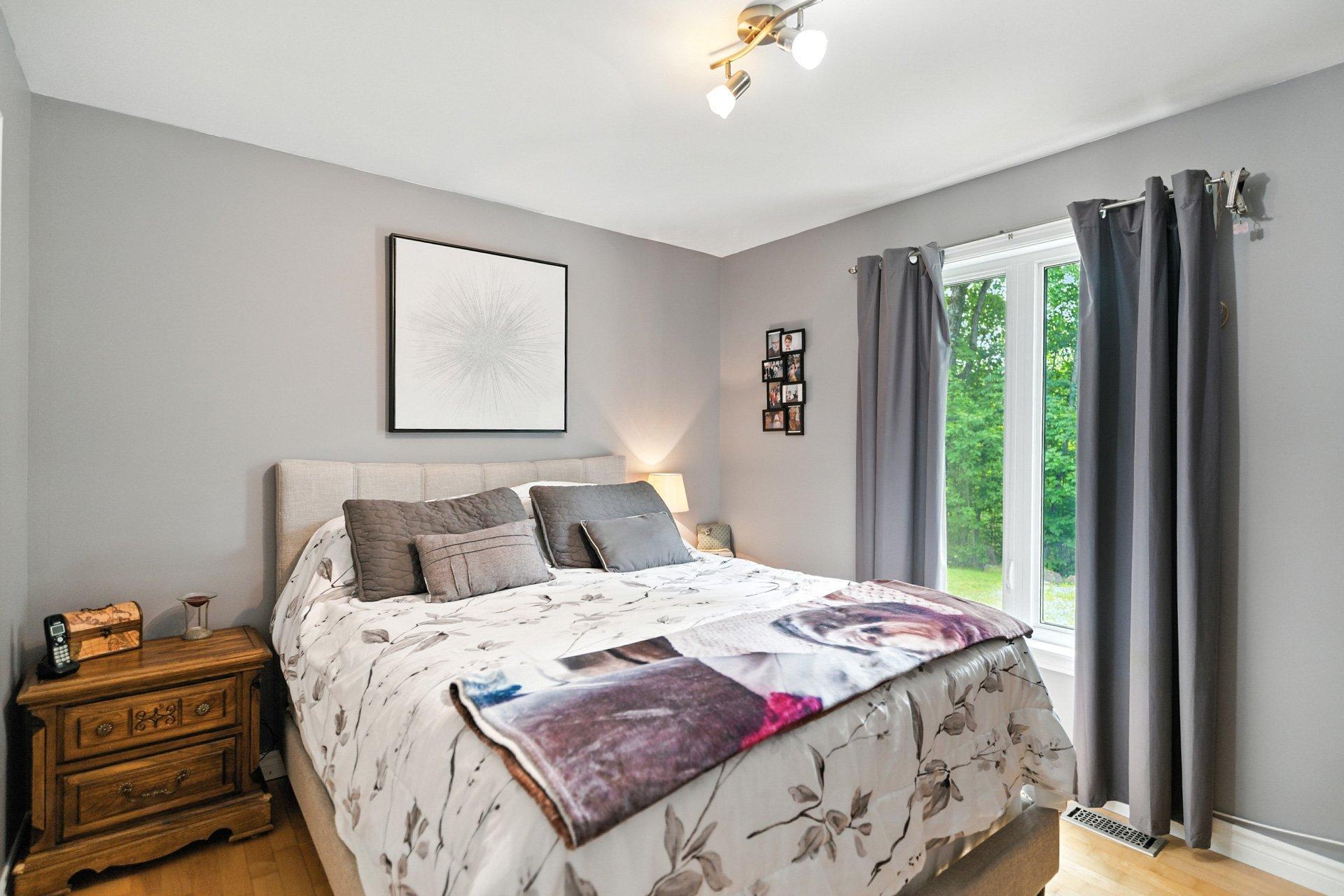 









735


Ch. du 6e-Rang

,
Val-des-Monts,




QC
J8N7V2

