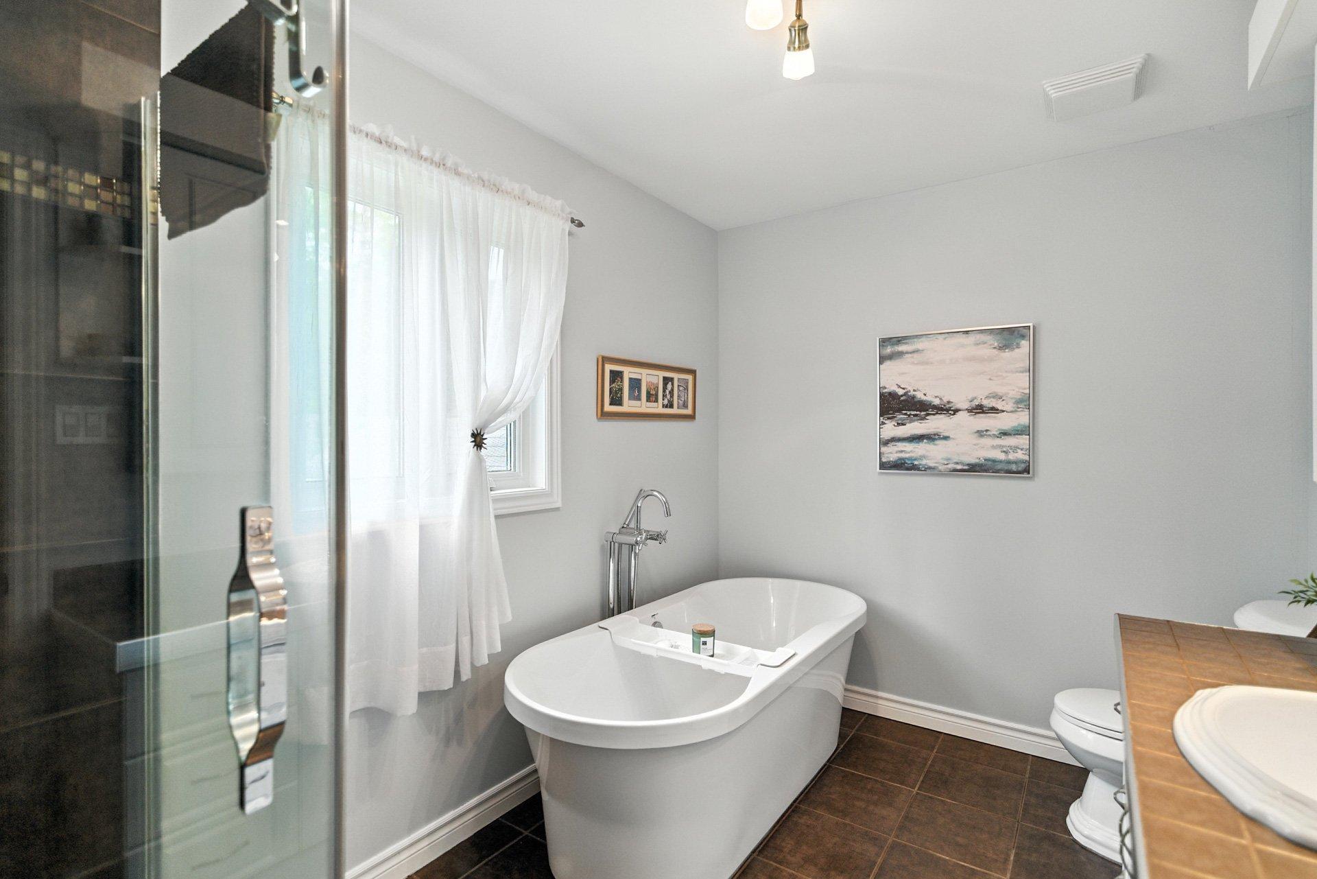 









735


Ch. du 6e-Rang

,
Val-des-Monts,




QC
J8N7V2

