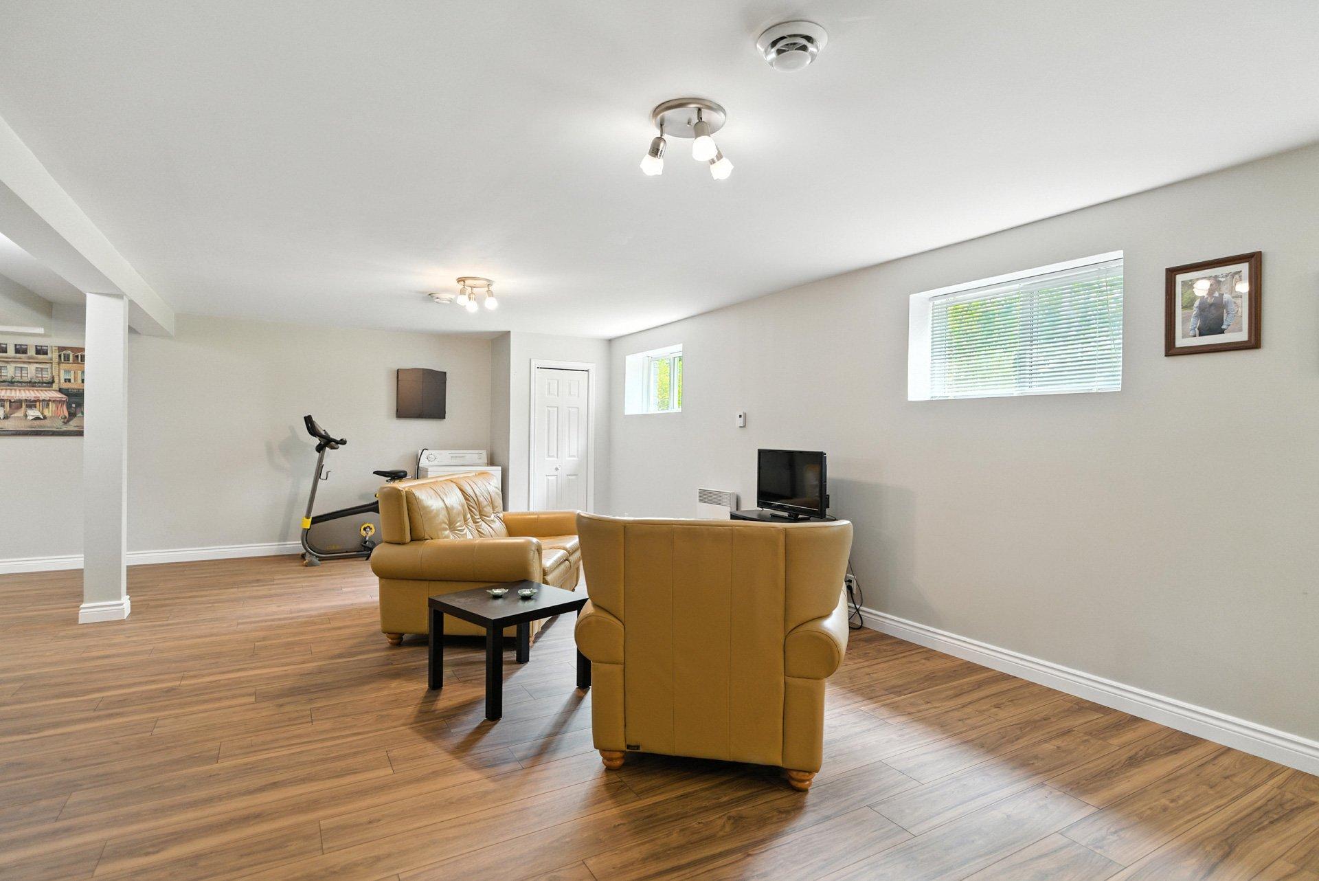 









735


Ch. du 6e-Rang

,
Val-des-Monts,




QC
J8N7V2

