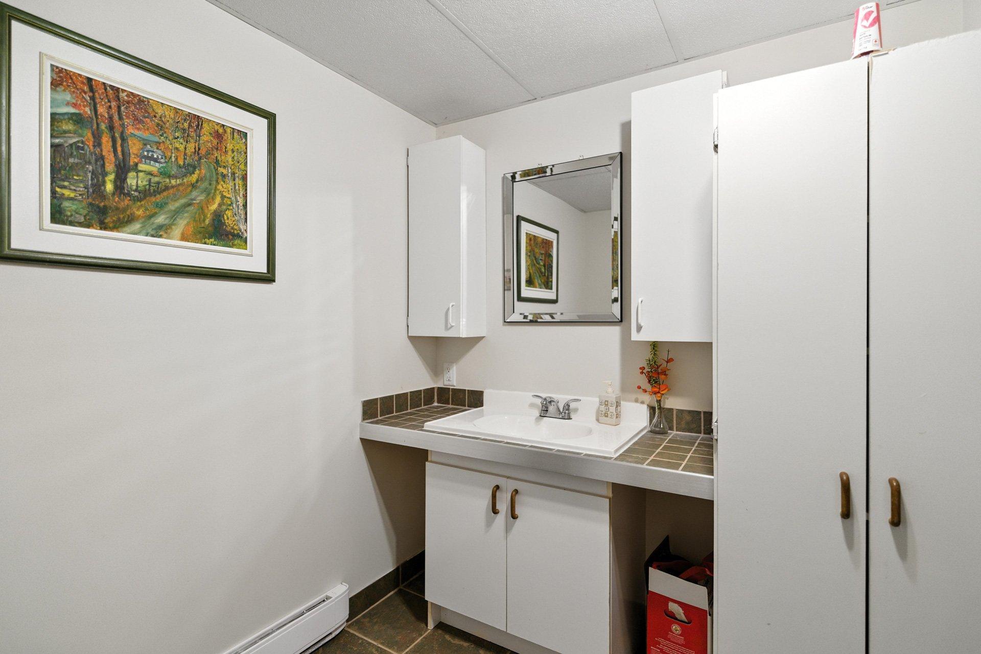 









735


Ch. du 6e-Rang

,
Val-des-Monts,




QC
J8N7V2

