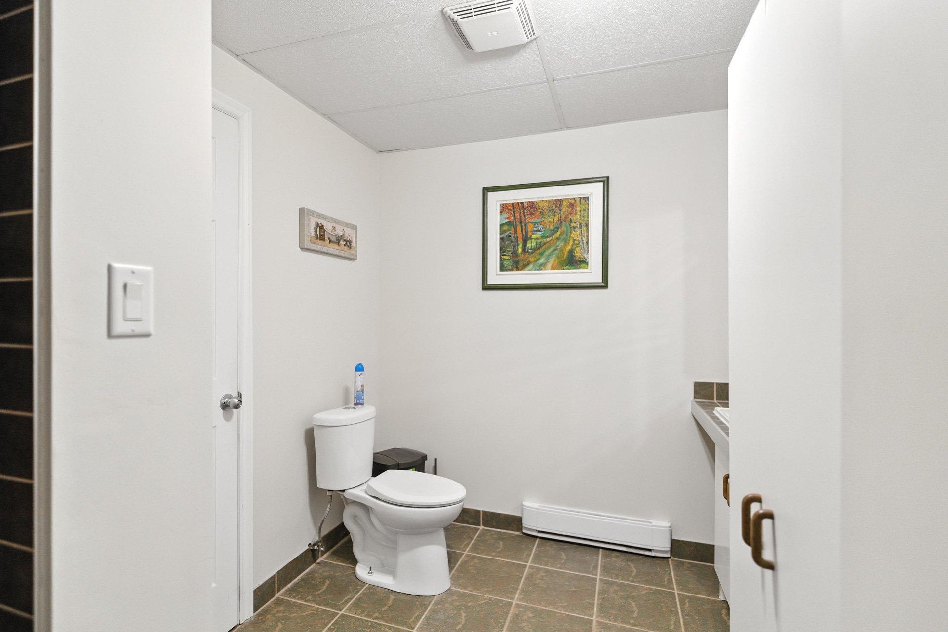 









735


Ch. du 6e-Rang

,
Val-des-Monts,




QC
J8N7V2

