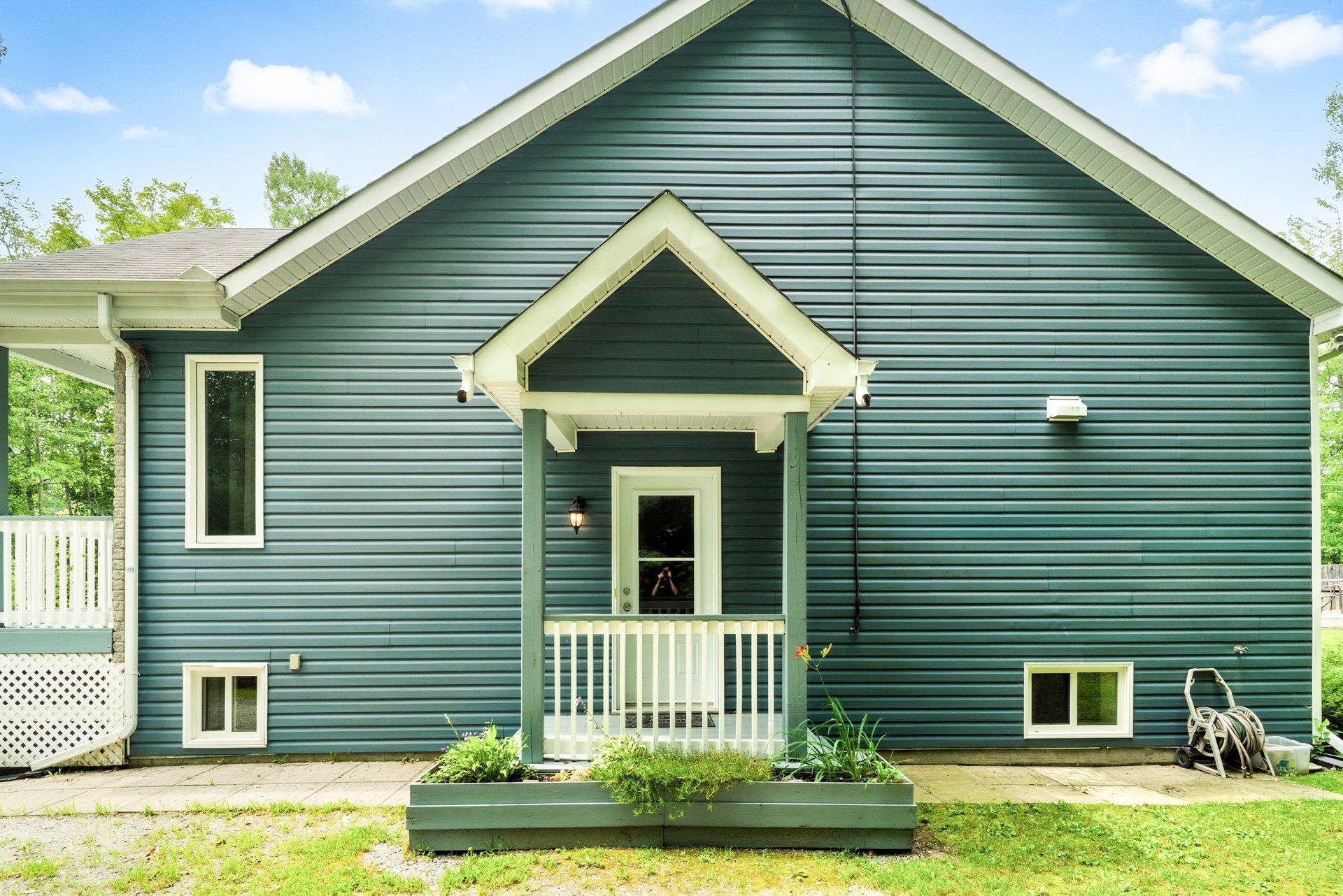 









735


Ch. du 6e-Rang

,
Val-des-Monts,




QC
J8N7V2

