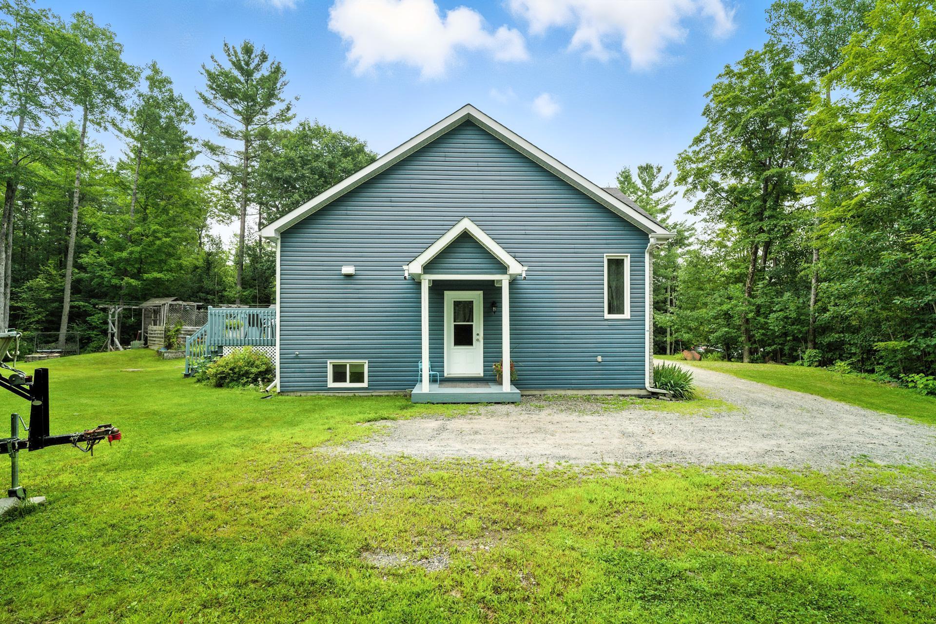 









735


Ch. du 6e-Rang

,
Val-des-Monts,




QC
J8N7V2


