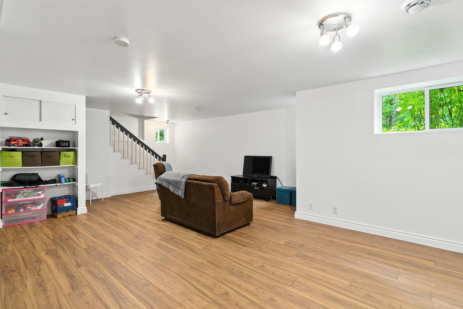 









735


Ch. du 6e-Rang

,
Val-des-Monts,




QC
J8N7V2

