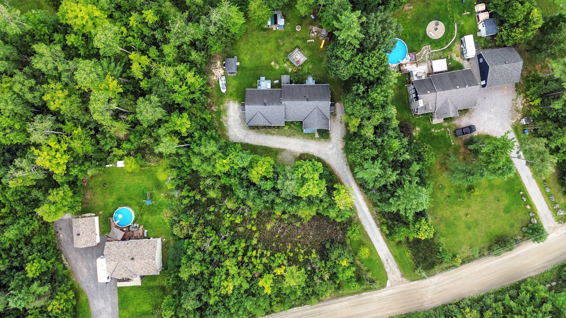 









735


Ch. du 6e-Rang

,
Val-des-Monts,




QC
J8N7V2

