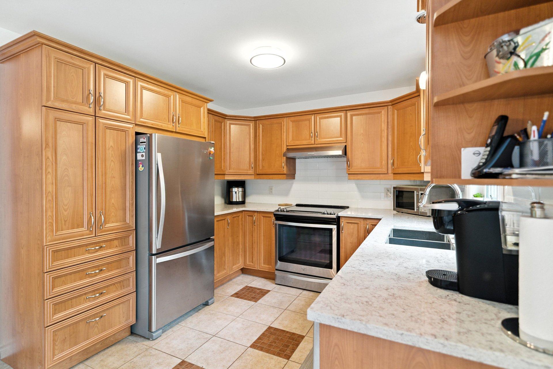 









735


Ch. du 6e-Rang

,
Val-des-Monts,




QC
J8N7V2

