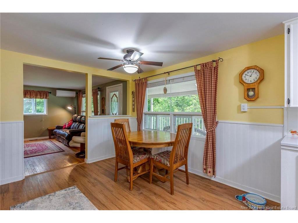 









952


Route 820

,
Barnesville,




NB
E5N 5K3


