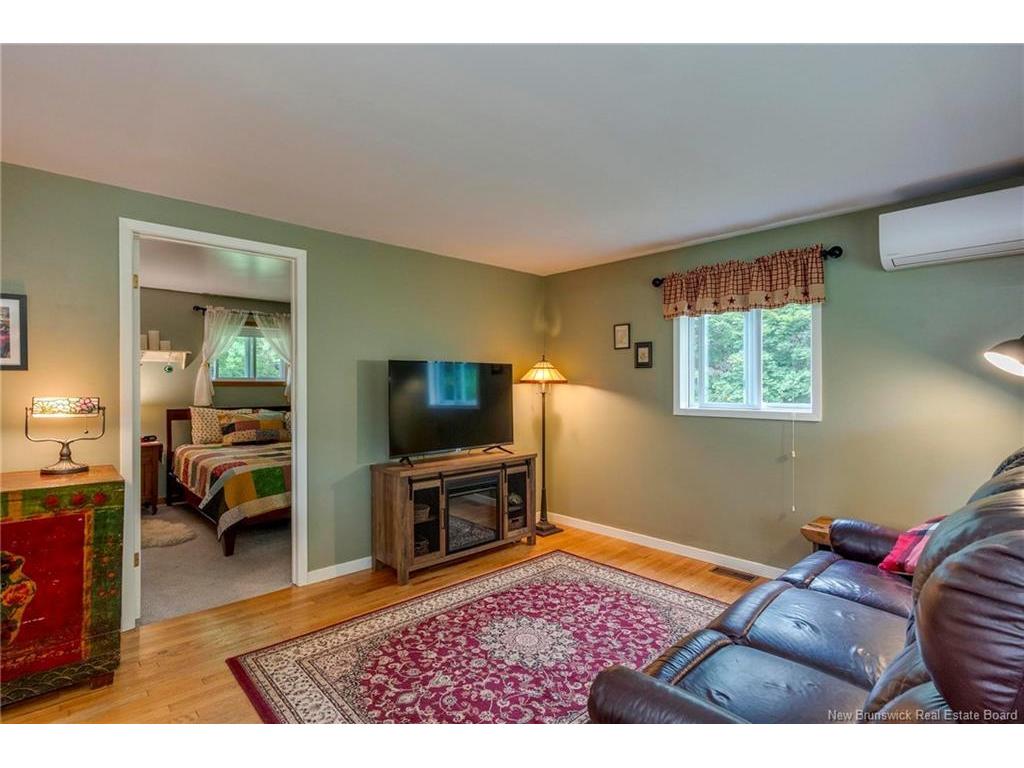 









952


Route 820

,
Barnesville,




NB
E5N 5K3

