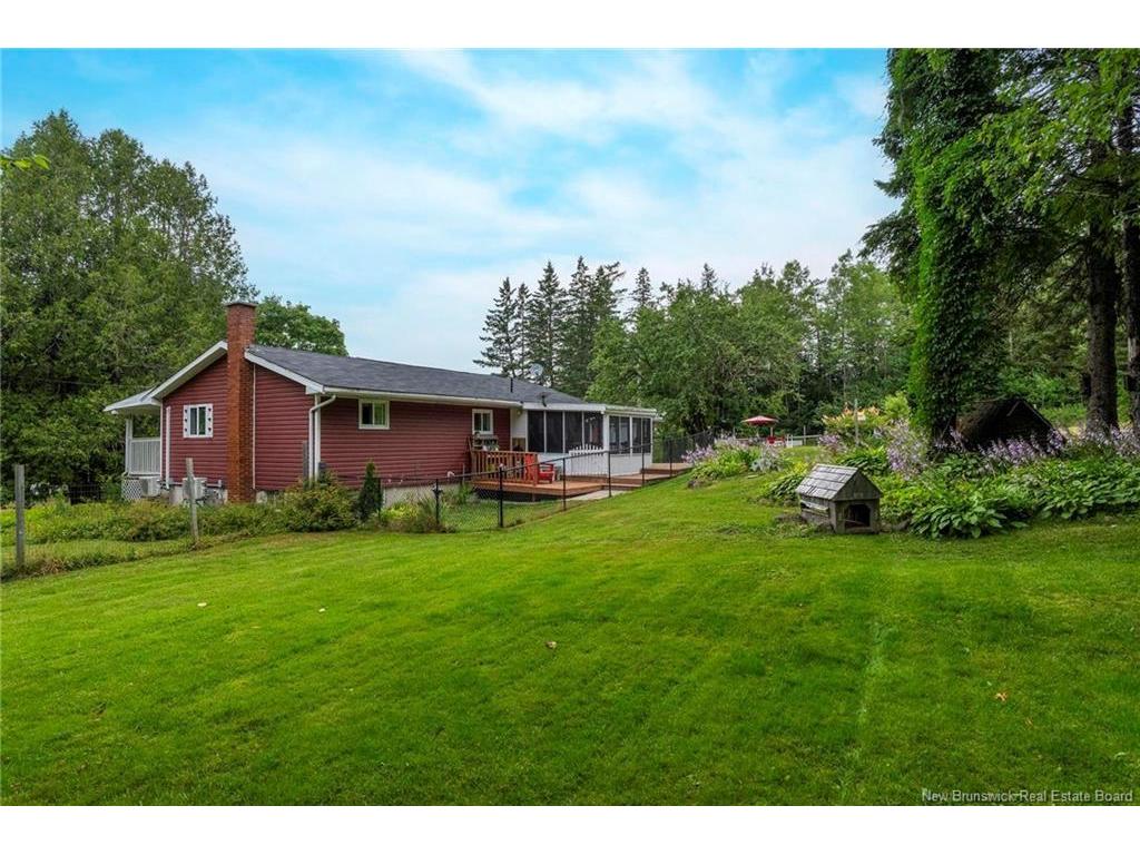









952


Route 820

,
Barnesville,




NB
E5N 5K3

