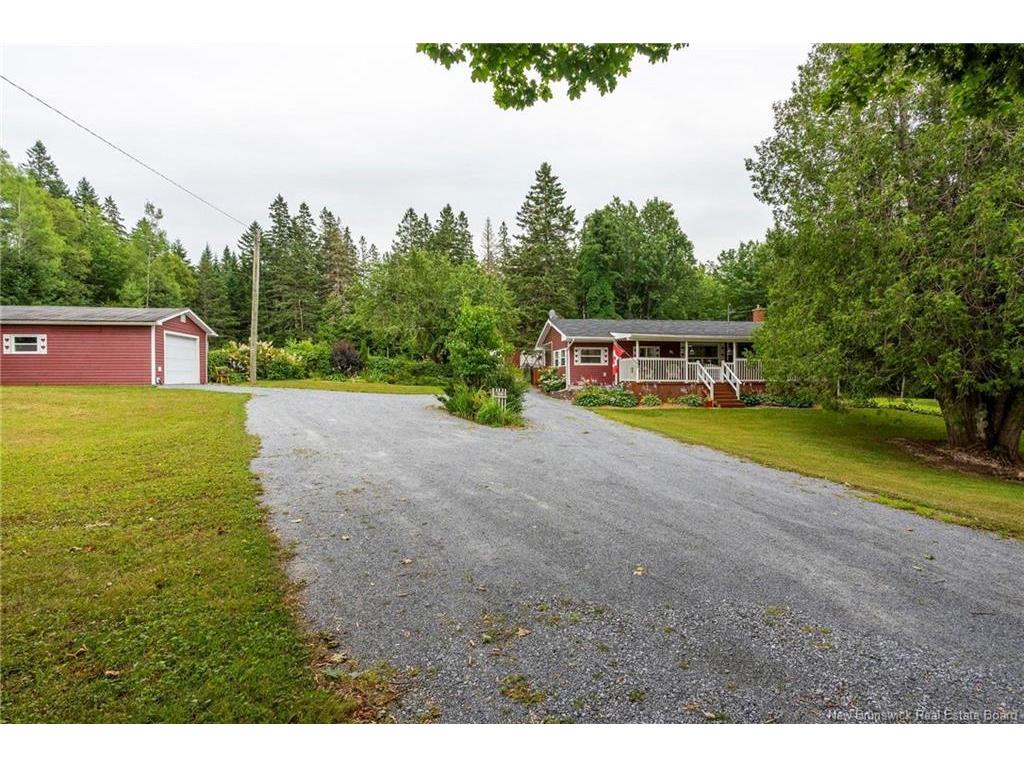 









952


Route 820

,
Barnesville,




NB
E5N 5K3

