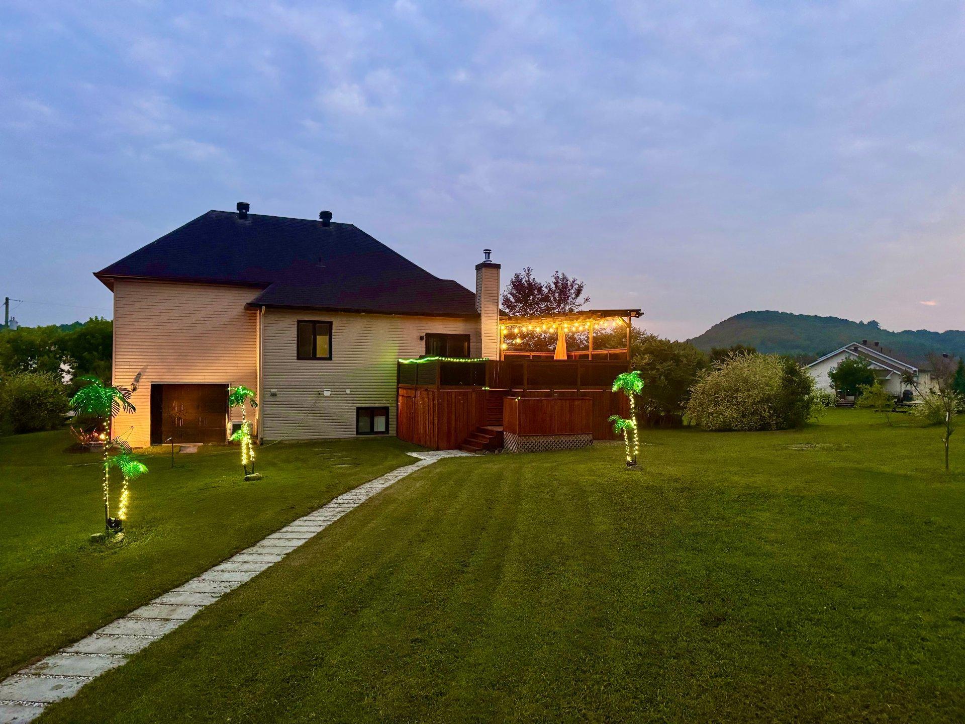 









11


Ch. Cléophas-Scantland

,
Val-des-Monts,




QC
J8N7E4

