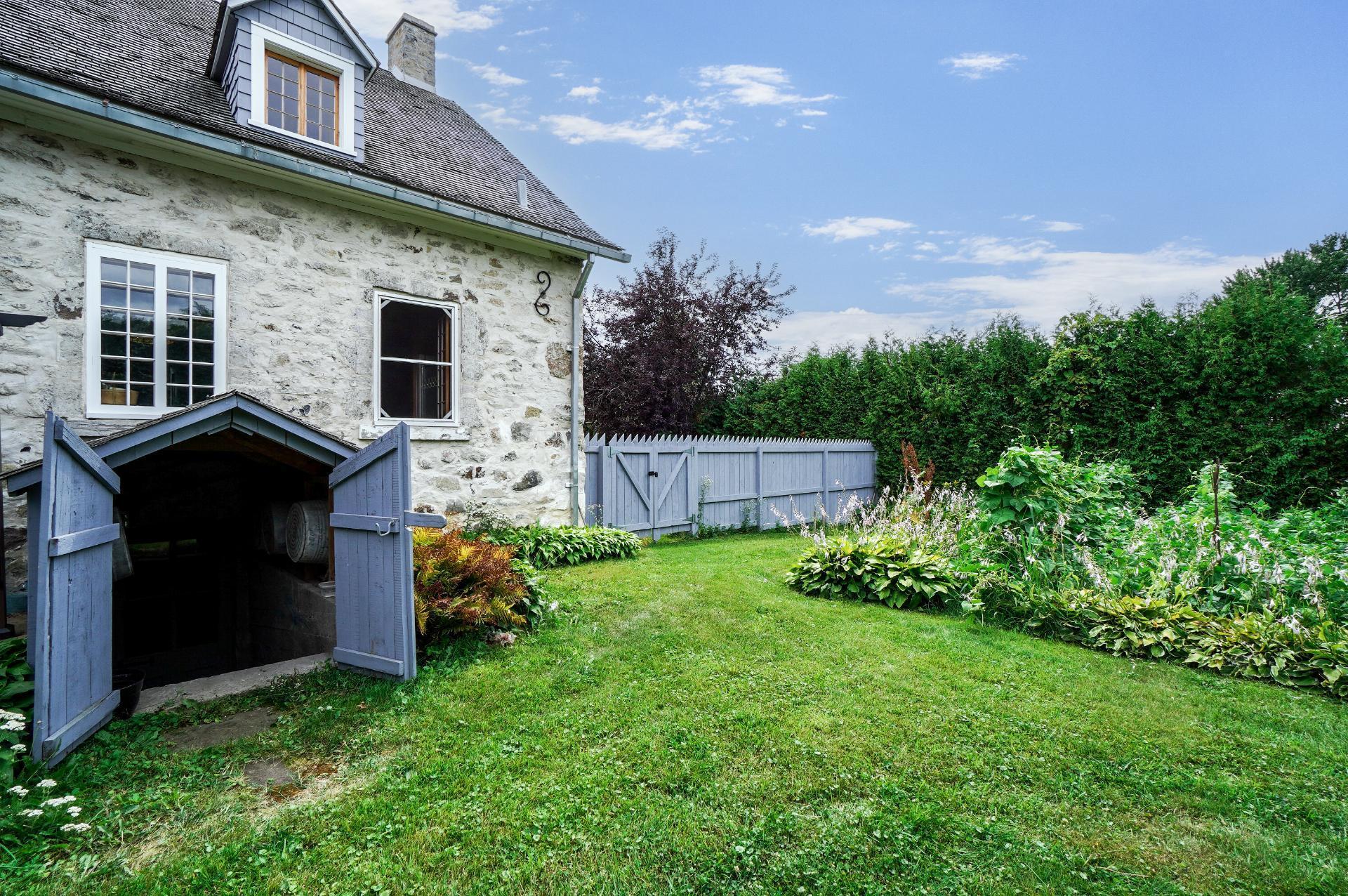 









3415


Côte de Terrebonne

,
Terrebonne (Terrebonne),




QC
J6Y1J1

