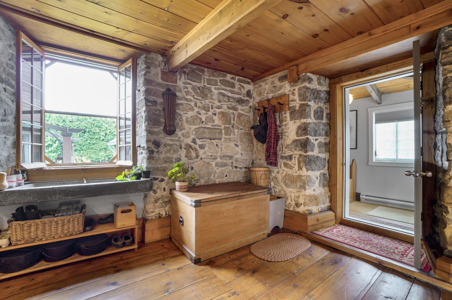 









3415


Côte de Terrebonne

,
Terrebonne (Terrebonne),




QC
J6Y1J1

