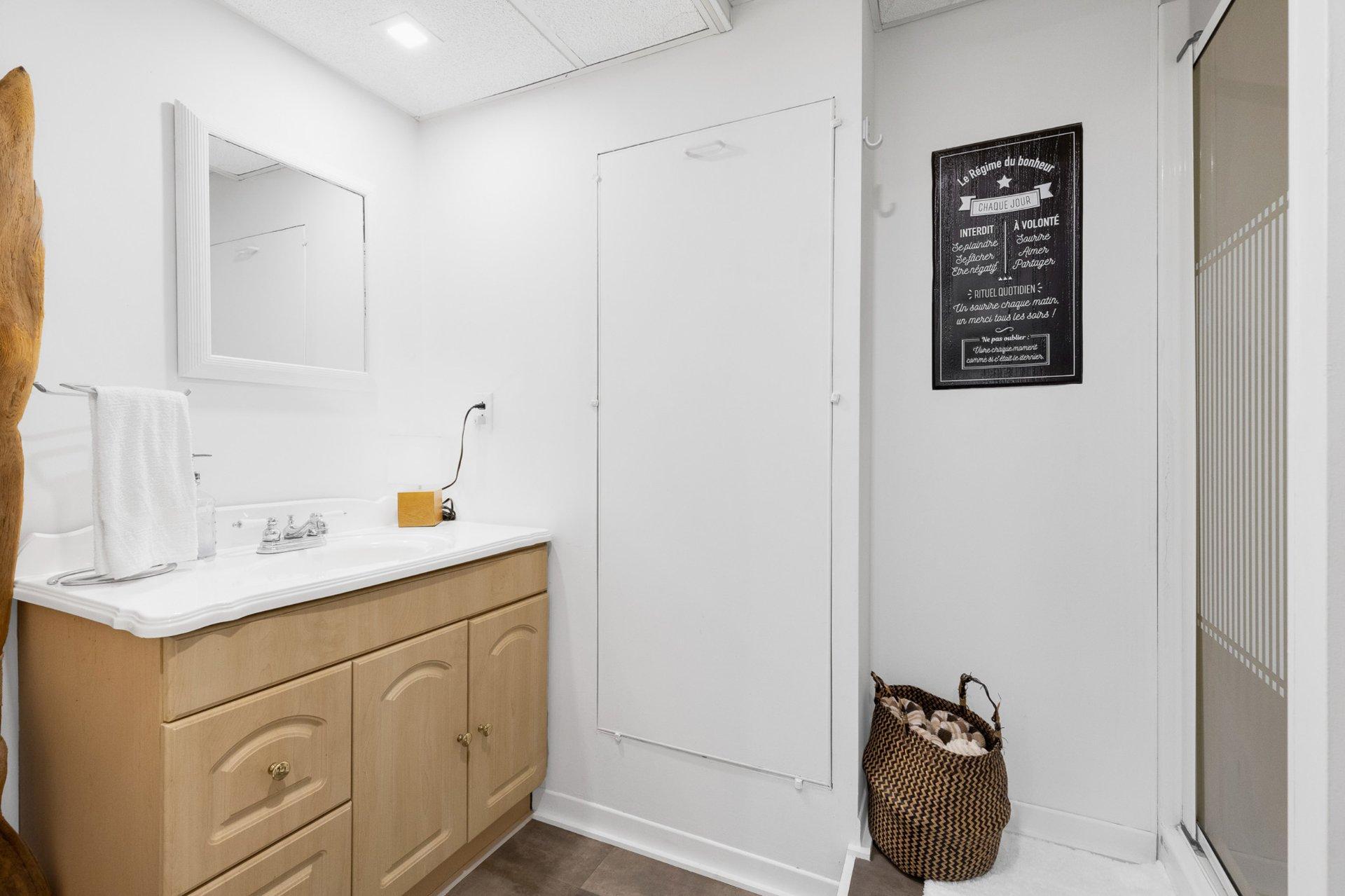 









15760


Rue Rolland

,
Mirabel,




QC
J7N1X6

