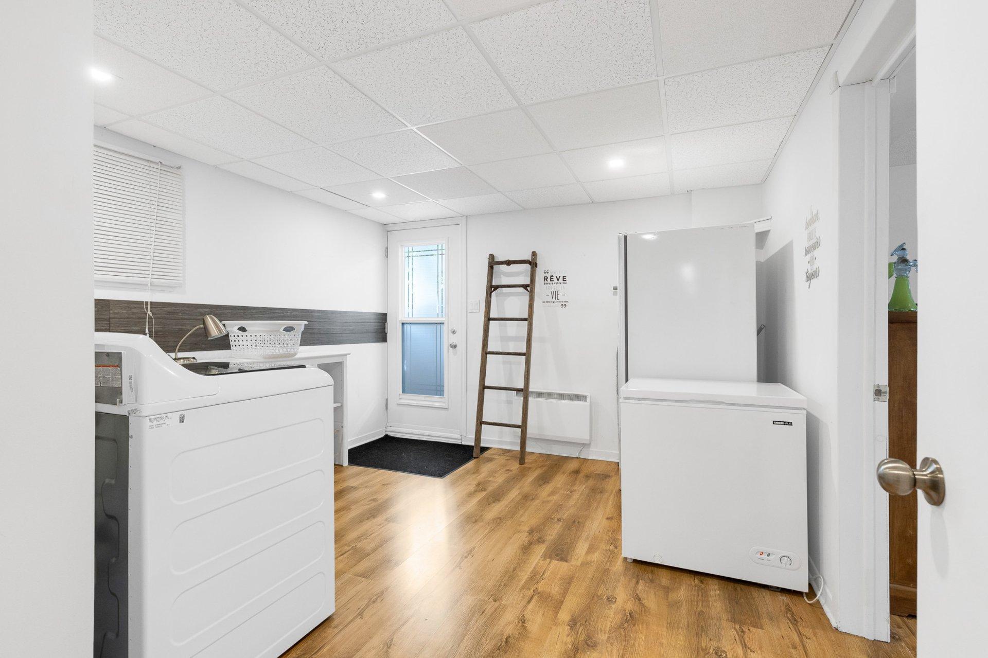 









15760


Rue Rolland

,
Mirabel,




QC
J7N1X6

