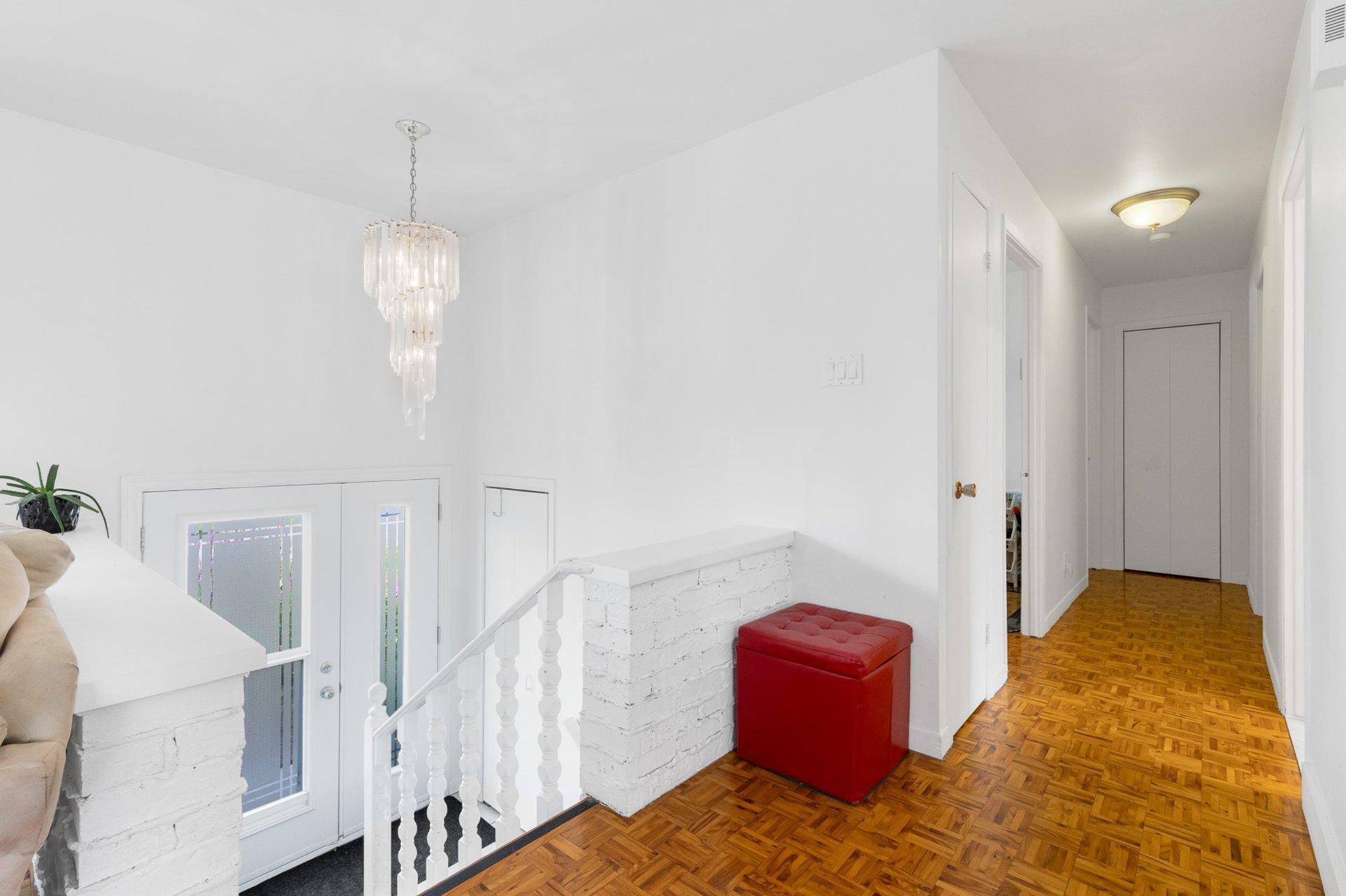 









15760


Rue Rolland

,
Mirabel,




QC
J7N1X6

