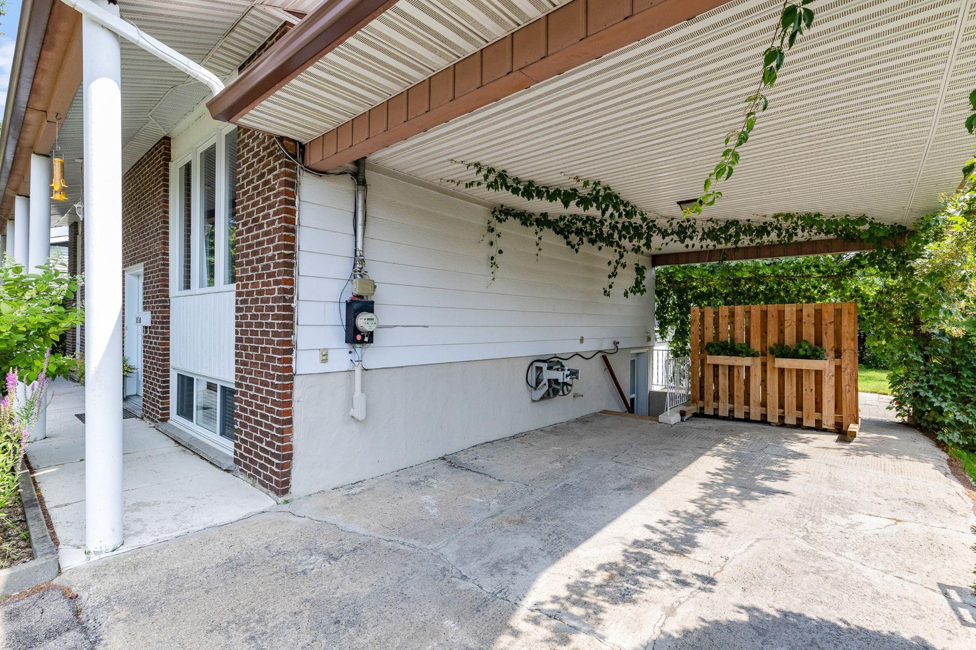 









15760


Rue Rolland

,
Mirabel,




QC
J7N1X6

