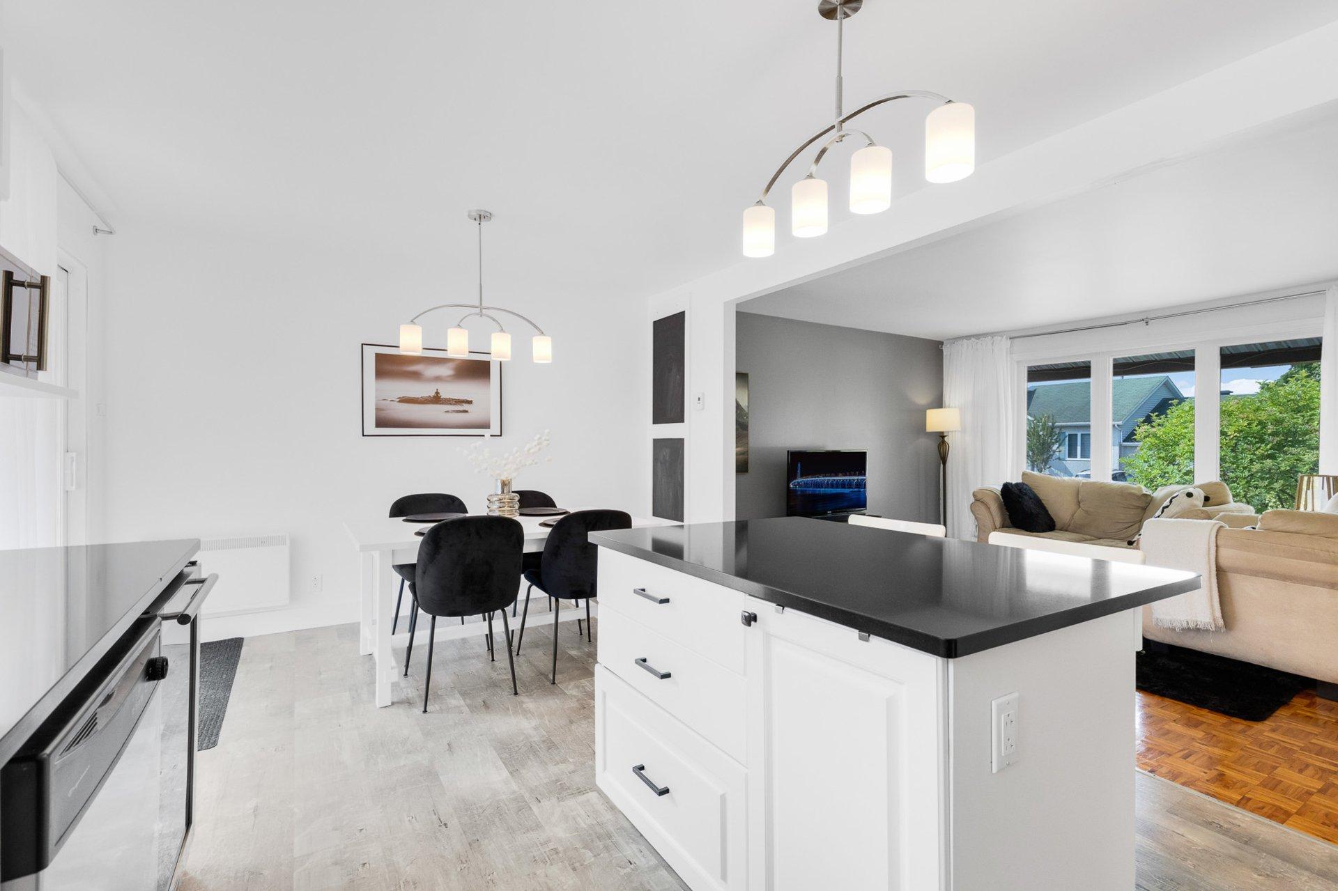 









15760


Rue Rolland

,
Mirabel,




QC
J7N1X6

