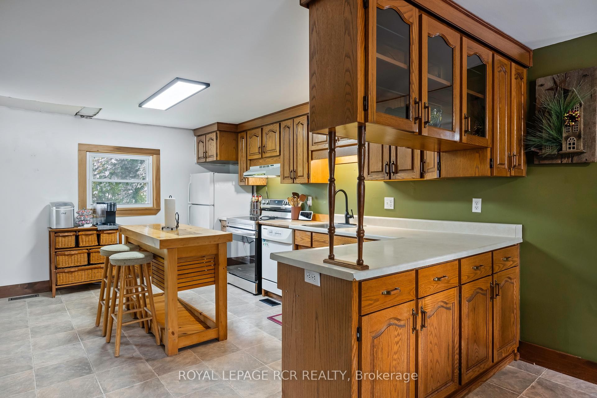 









168


Victoria

Street,
Shelburne,




ON
L9V 2Y1

