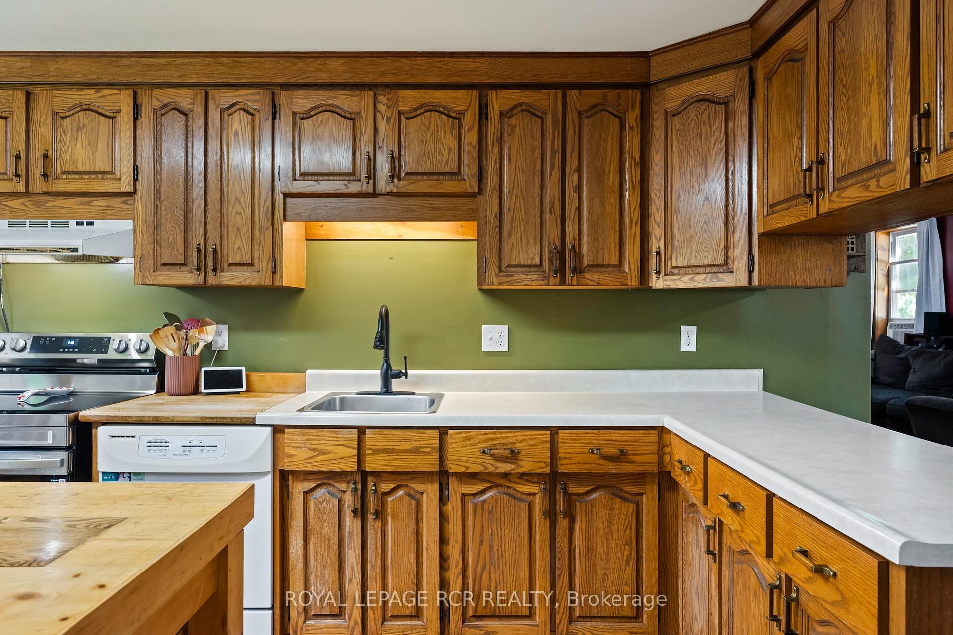 









168


Victoria

Street,
Shelburne,




ON
L9V 2Y1

