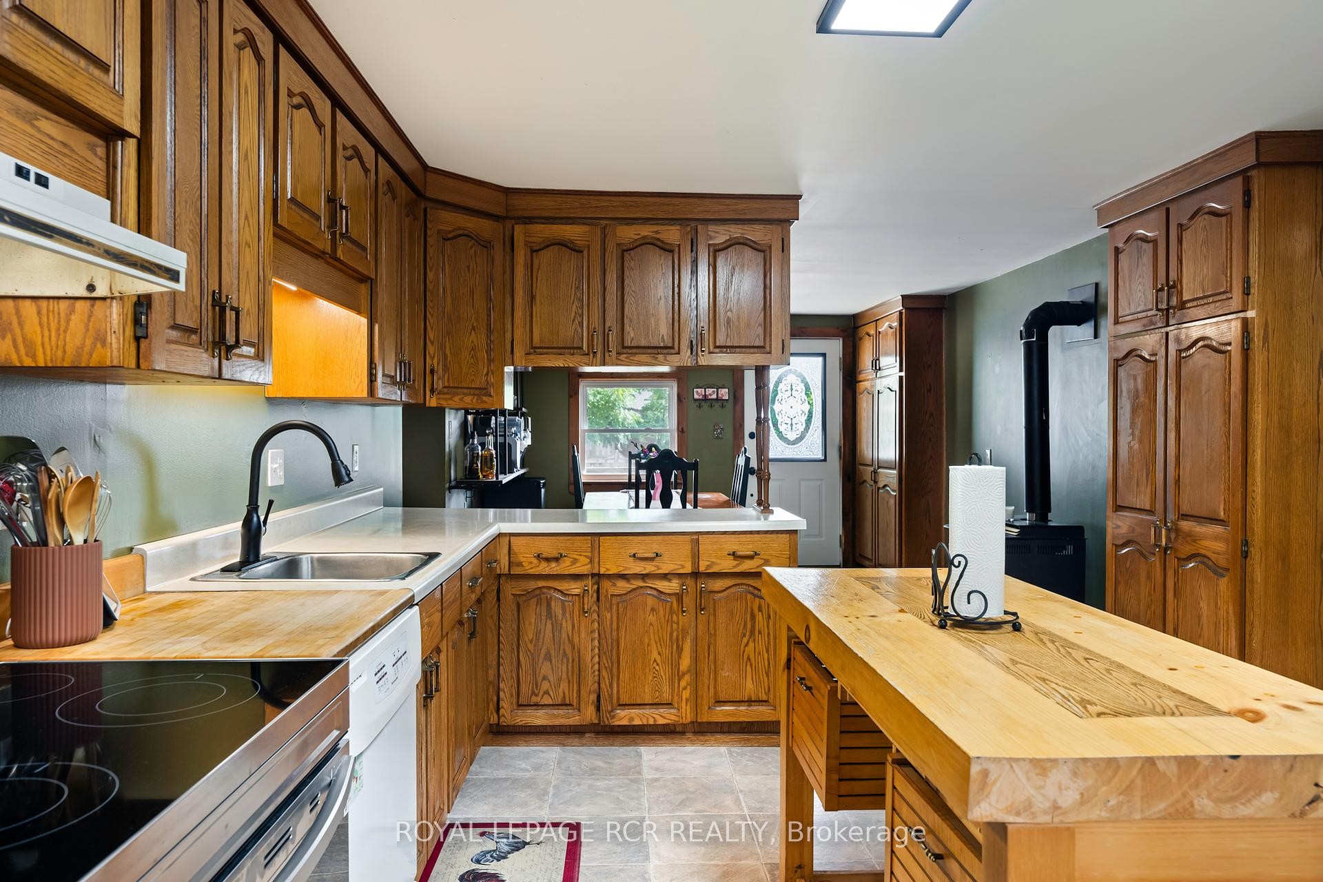 









168


Victoria

Street,
Shelburne,




ON
L9V 2Y1

