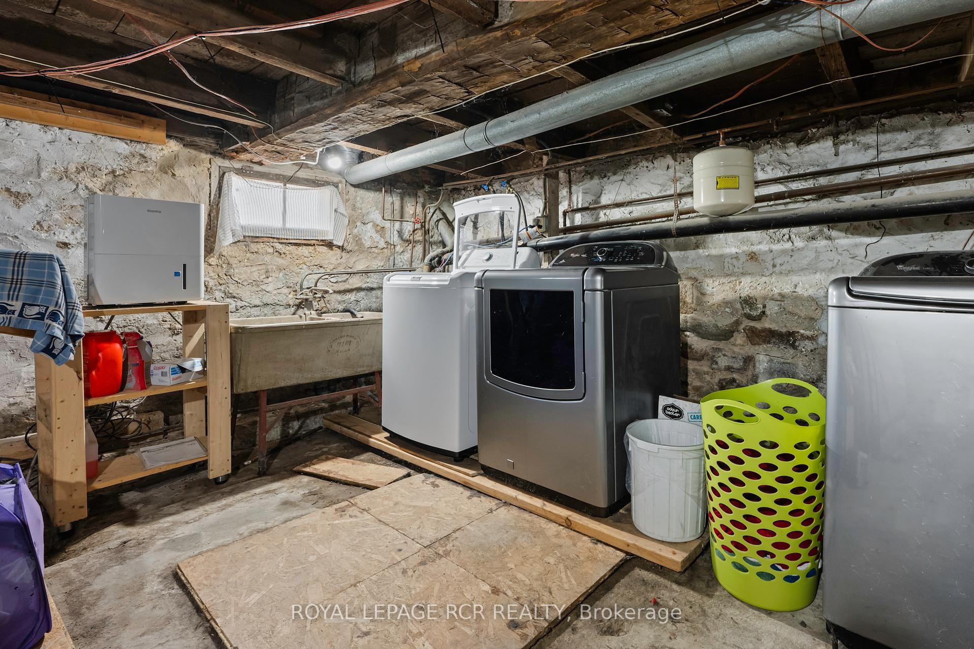 









168


Victoria

Street,
Shelburne,




ON
L9V 2Y1

