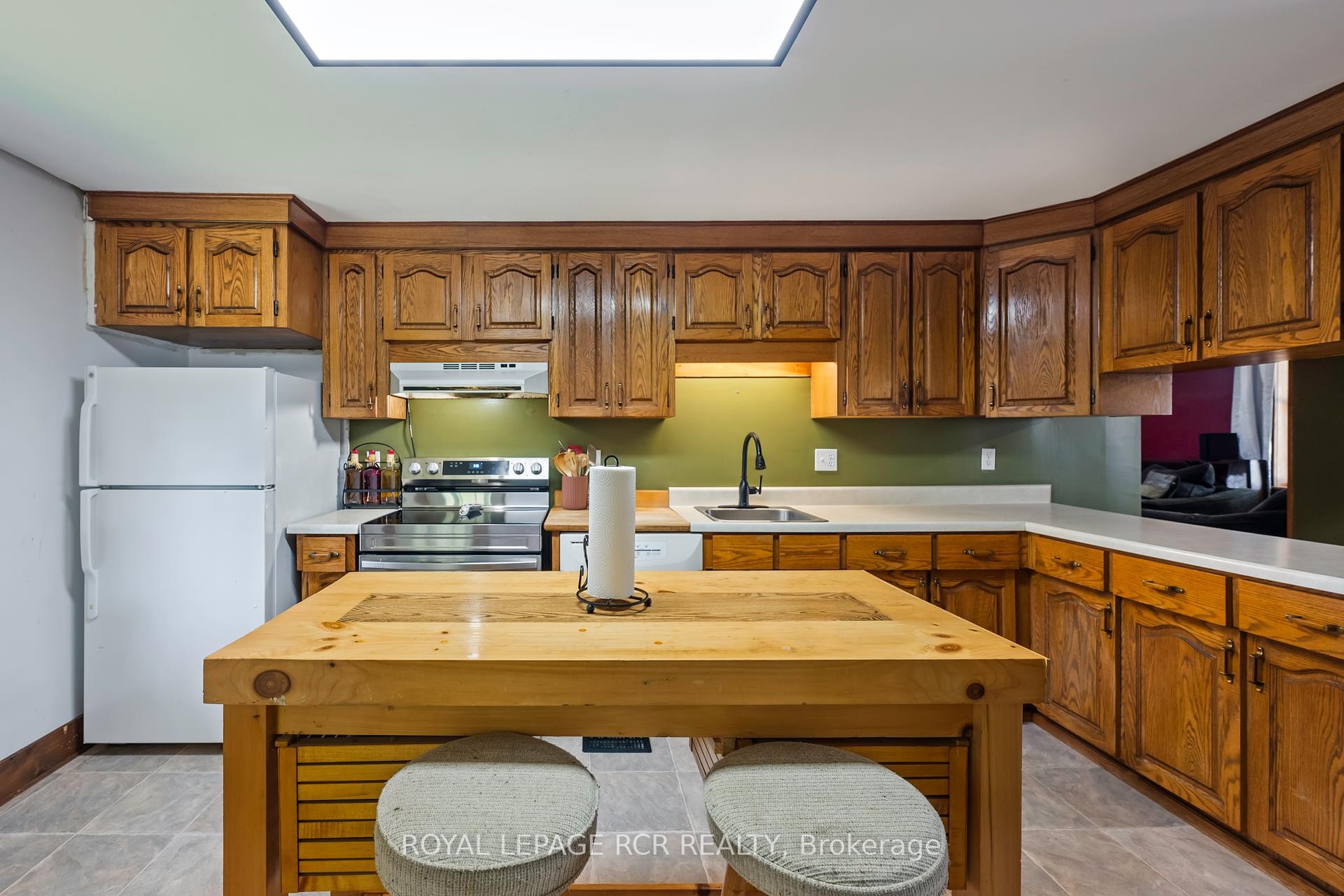 









168


Victoria

Street,
Shelburne,




ON
L9V 2Y1

