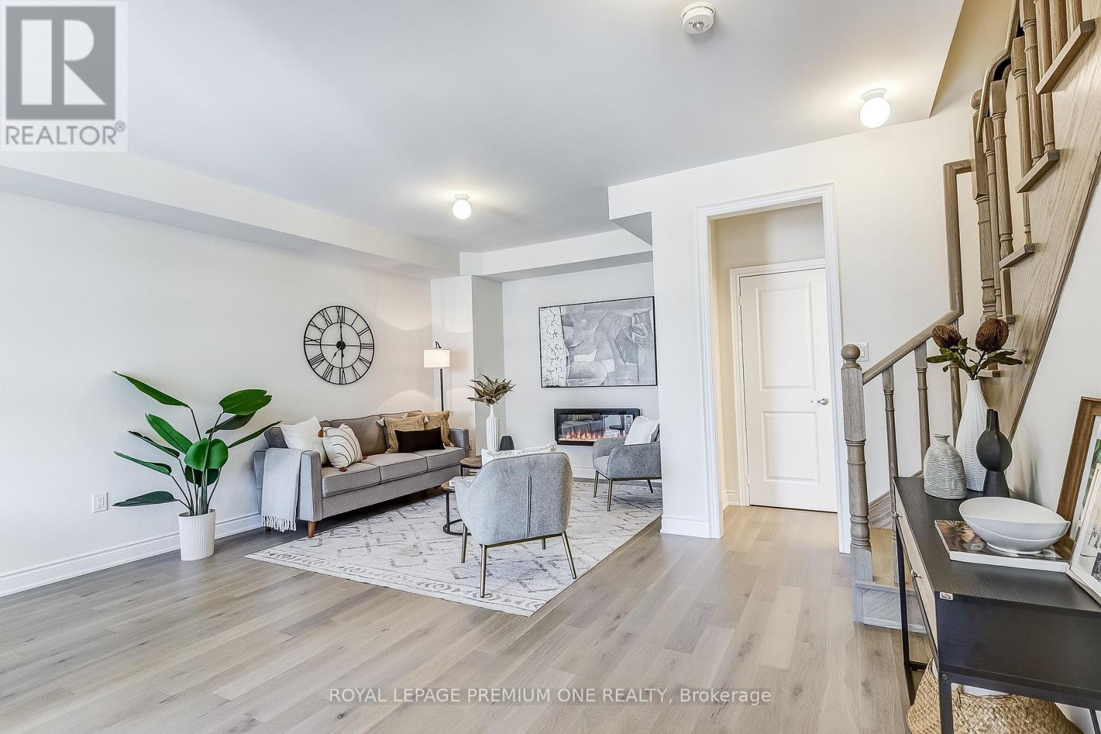 












71 TENNANT CIRCLE N

,
Vaughan,




Ontario
L4H5L5

