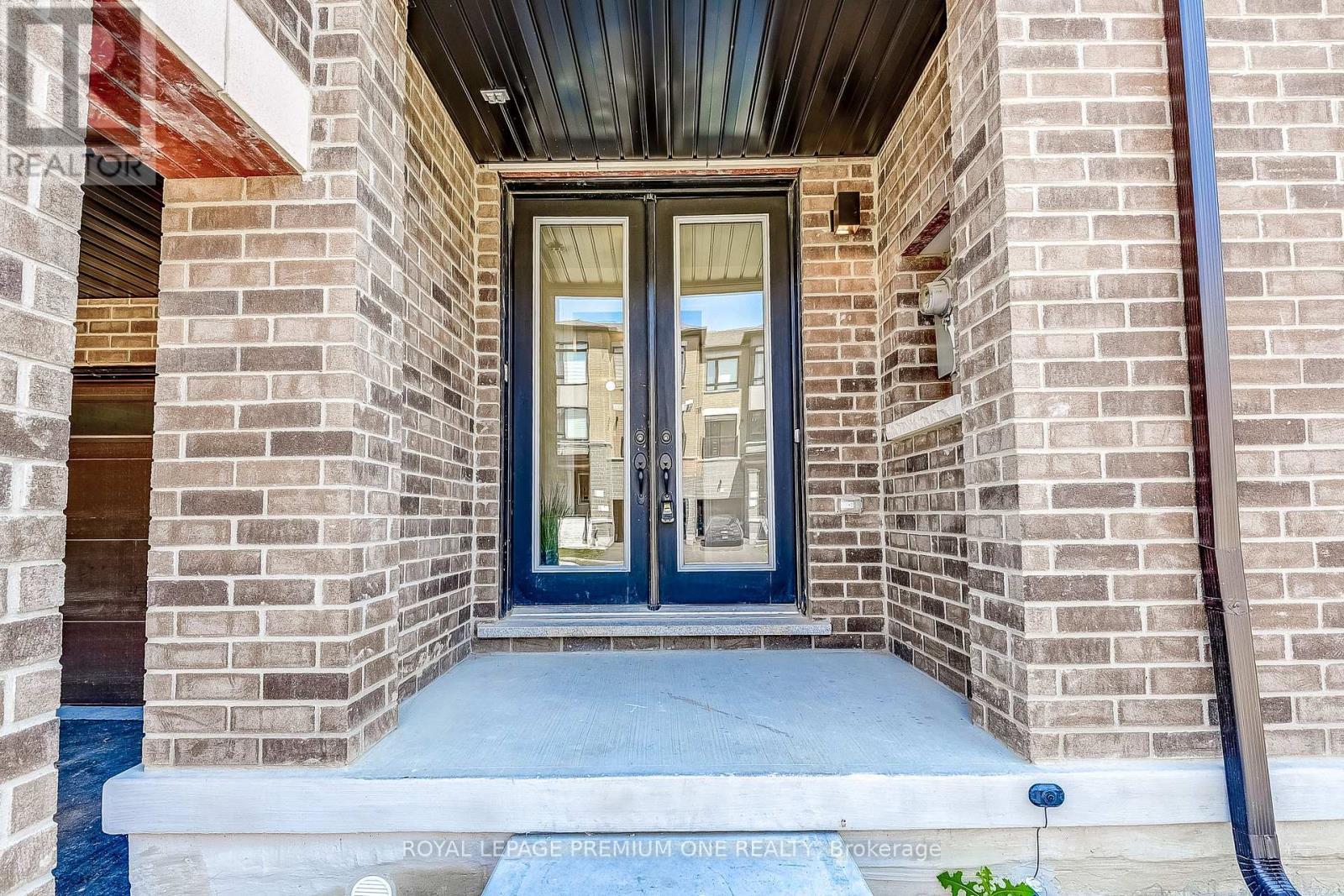 












71 TENNANT CIRCLE N

,
Vaughan,




Ontario
L4H5L5

