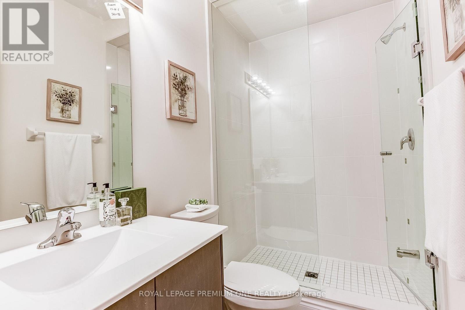 












71 TENNANT CIRCLE N

,
Vaughan,




Ontario
L4H5L5

