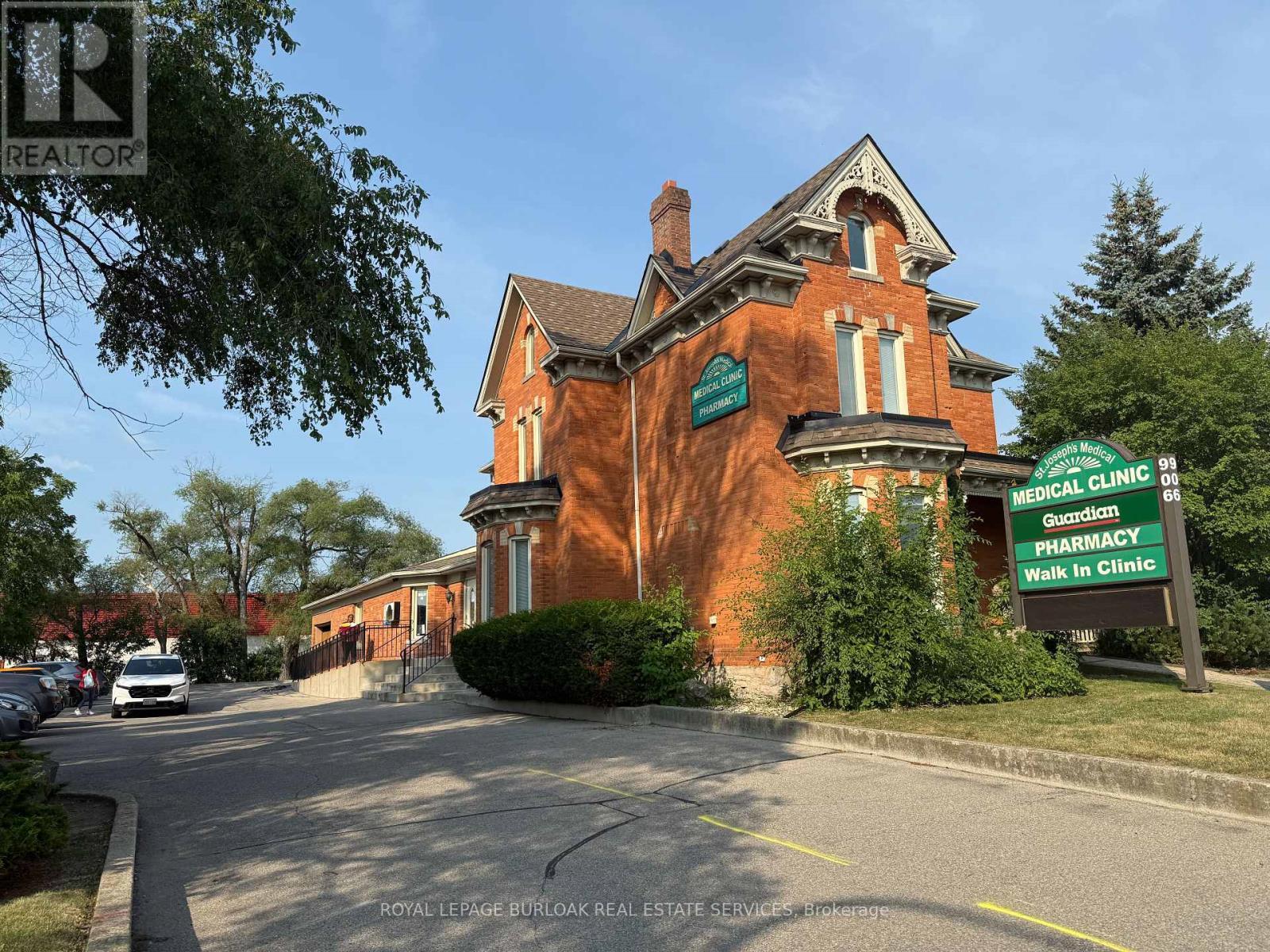 












906 BRANT STREET

,
Burlington,




Ontario
L7R2J5

