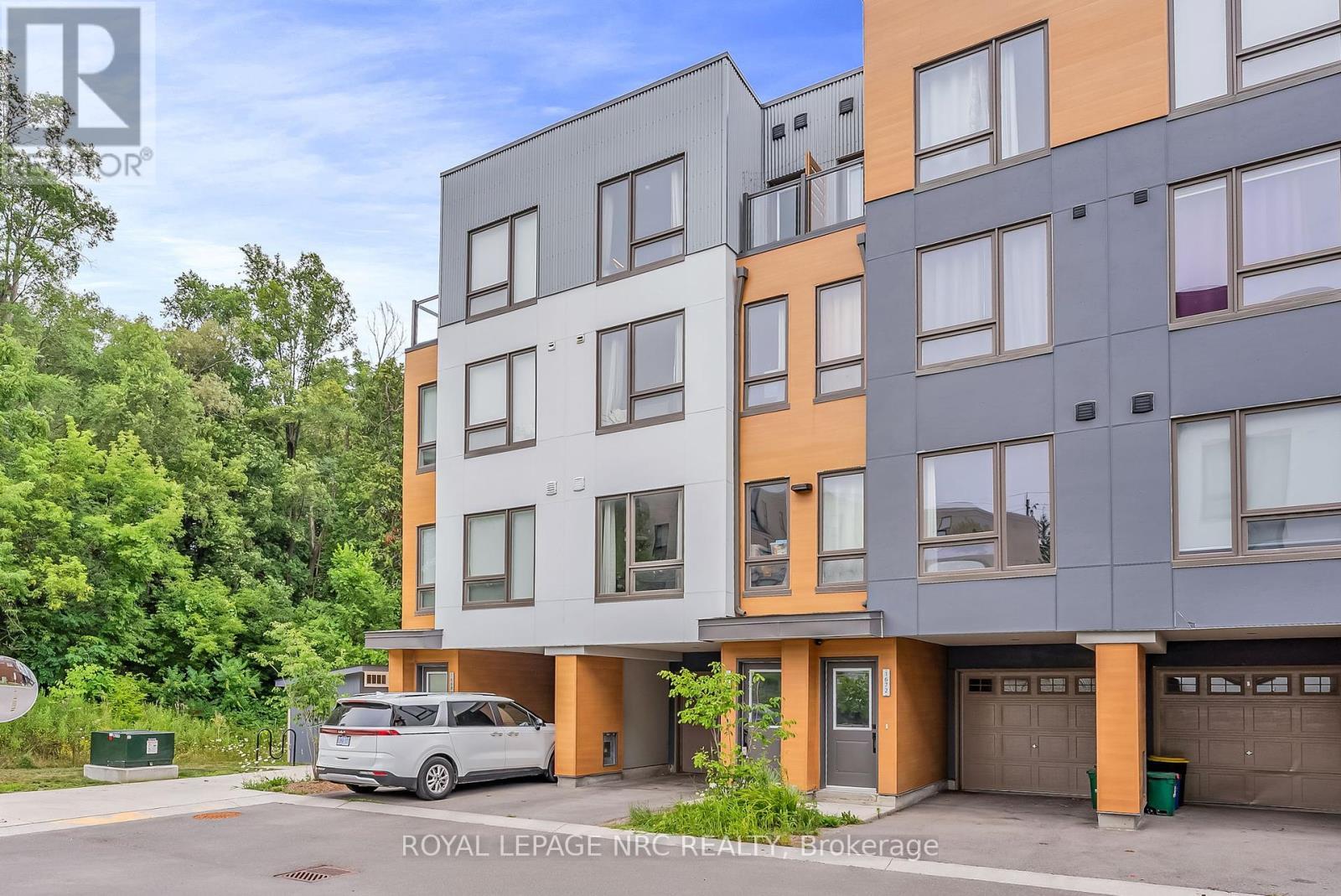 












1670 PLEASURE VALLEY PATH

,
Oshawa (Samac),




Ontario
L1G0E3


