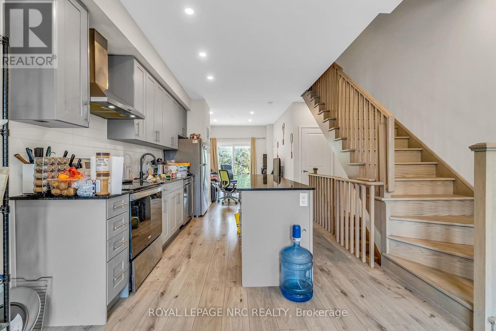 












1670 PLEASURE VALLEY PATH

,
Oshawa (Samac),




Ontario
L1G0E3

