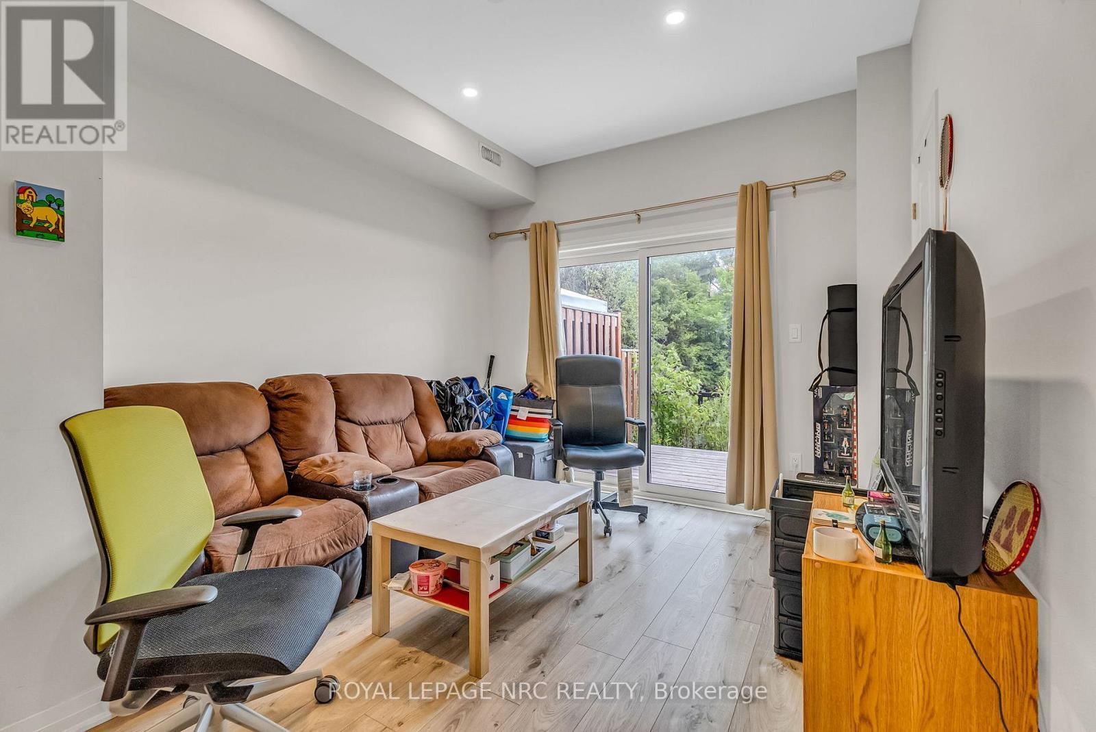 












1670 PLEASURE VALLEY PATH

,
Oshawa (Samac),




Ontario
L1G0E3


