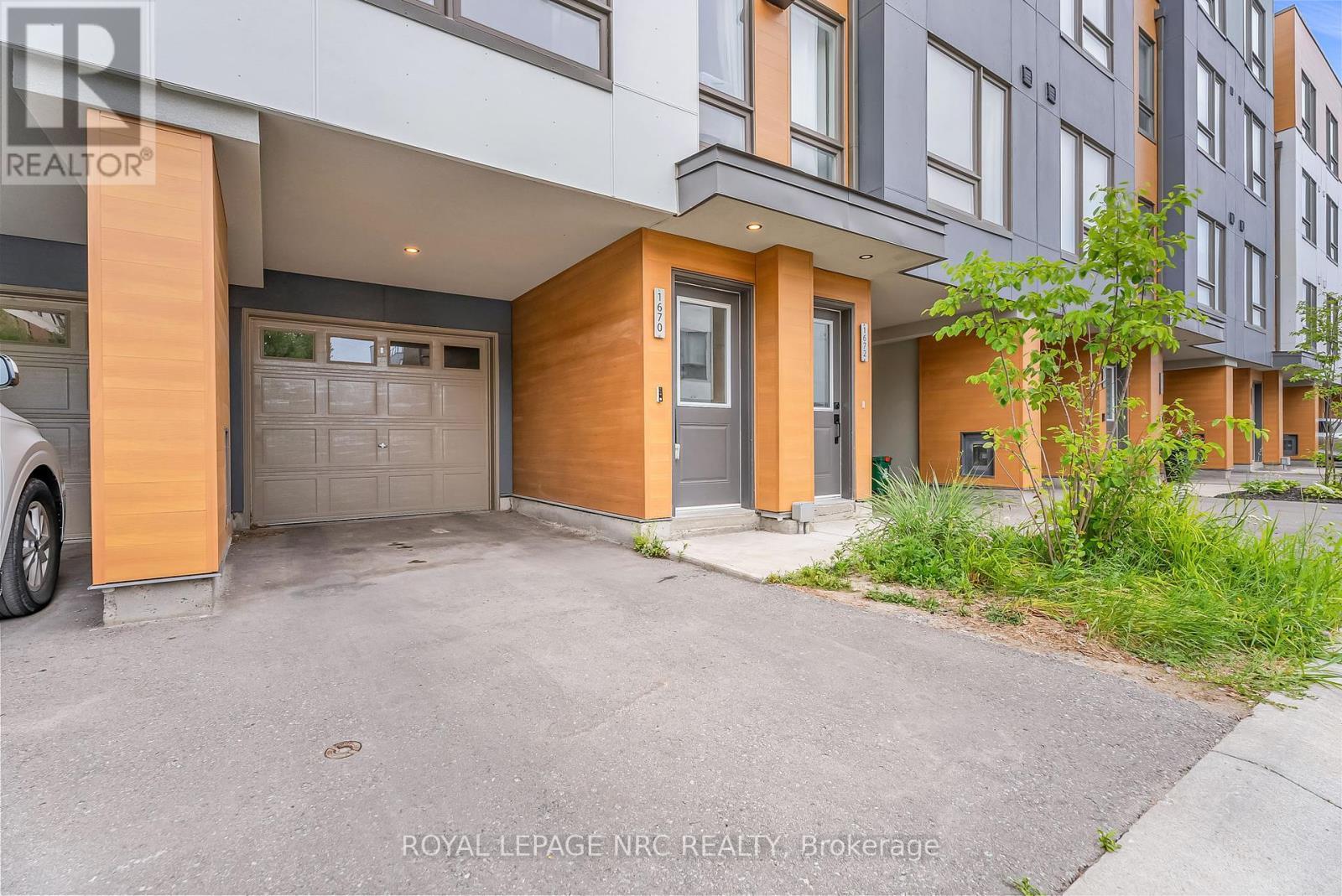 












1670 PLEASURE VALLEY PATH

,
Oshawa (Samac),




Ontario
L1G0E3

