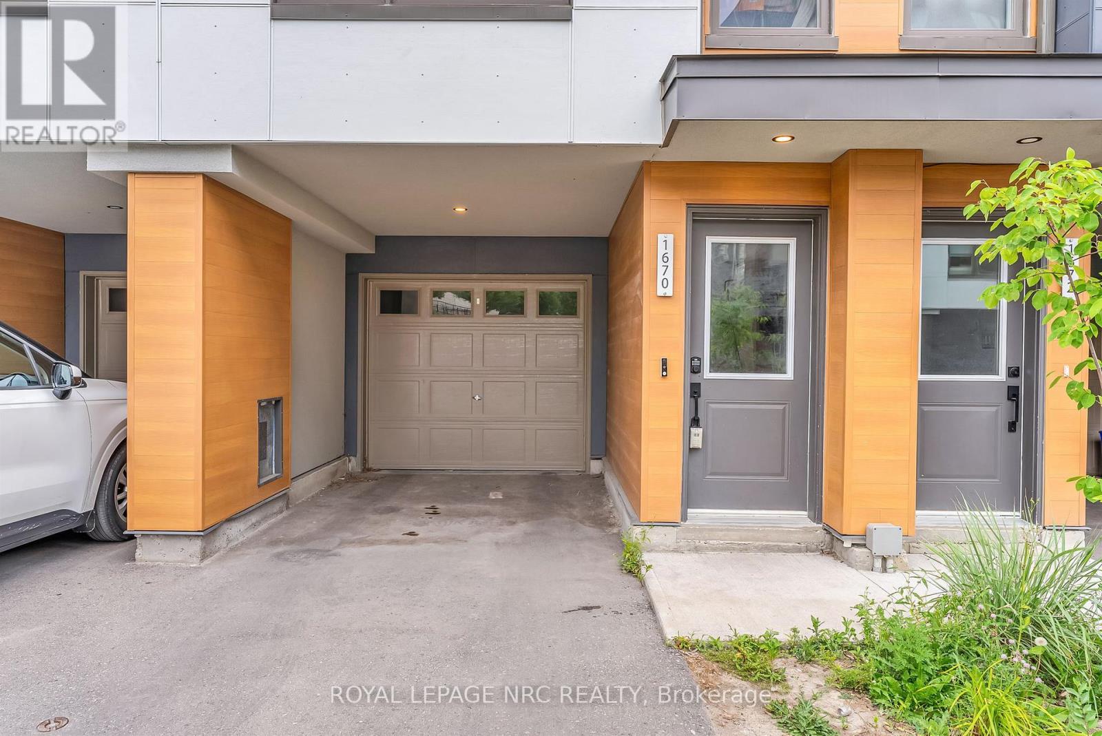 












1670 PLEASURE VALLEY PATH

,
Oshawa (Samac),




Ontario
L1G0E3

