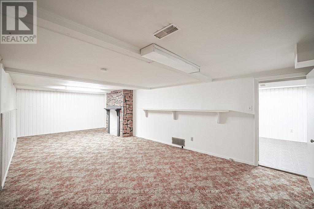 












3039 LAKESHORE ROAD W

,
Oakville (BR Bronte),




Ontario
L6L1J1

