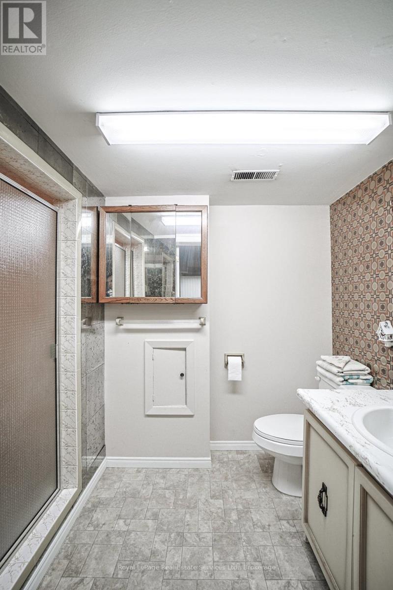 












3039 LAKESHORE ROAD W

,
Oakville (BR Bronte),




Ontario
L6L1J1

