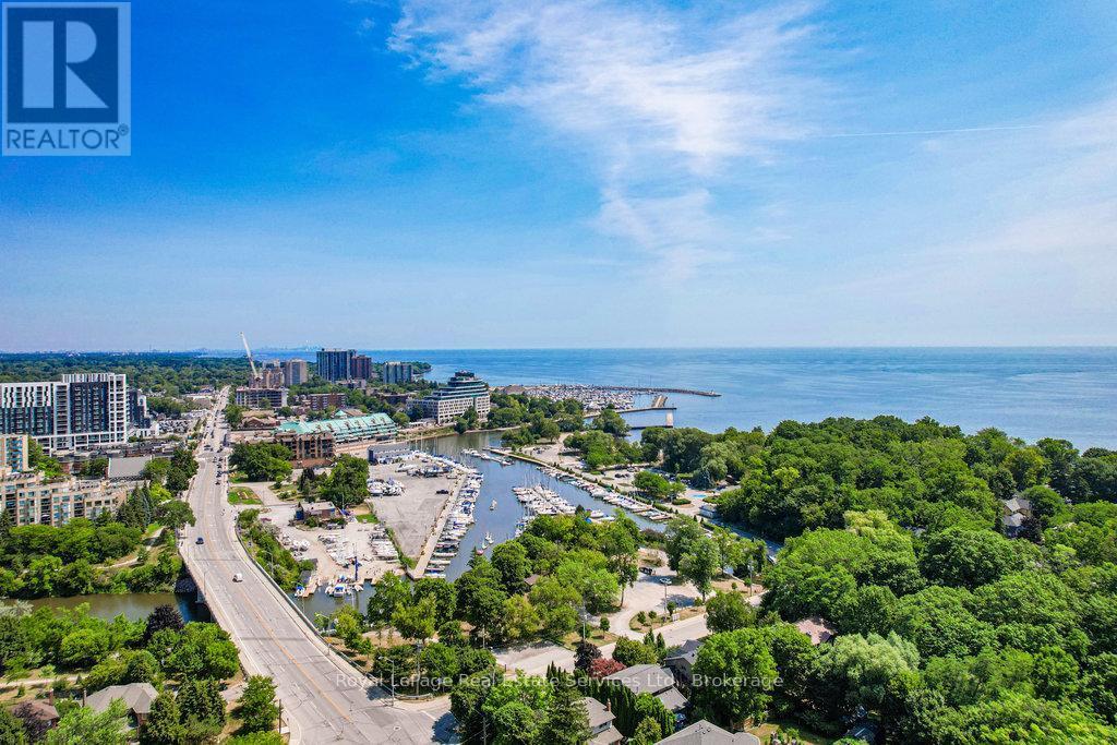 












3039 LAKESHORE ROAD W

,
Oakville (BR Bronte),




Ontario
L6L1J1

