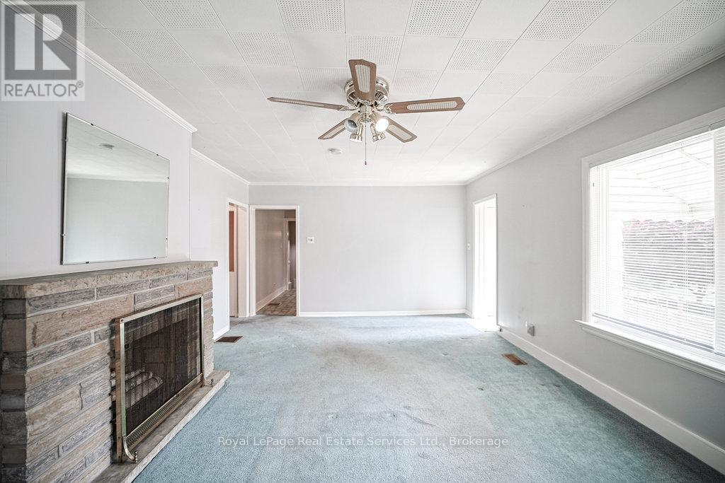 












3039 LAKESHORE ROAD W

,
Oakville (BR Bronte),




Ontario
L6L1J1

