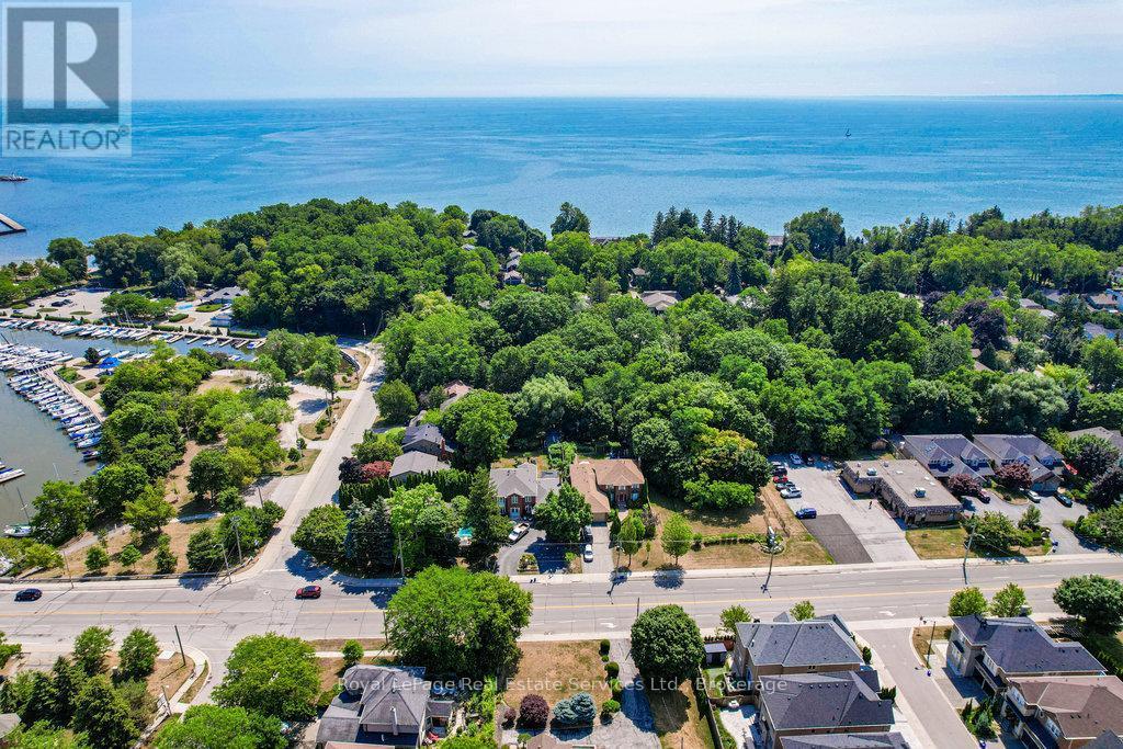 












3039 LAKESHORE ROAD W

,
Oakville (BR Bronte),




Ontario
L6L1J1

